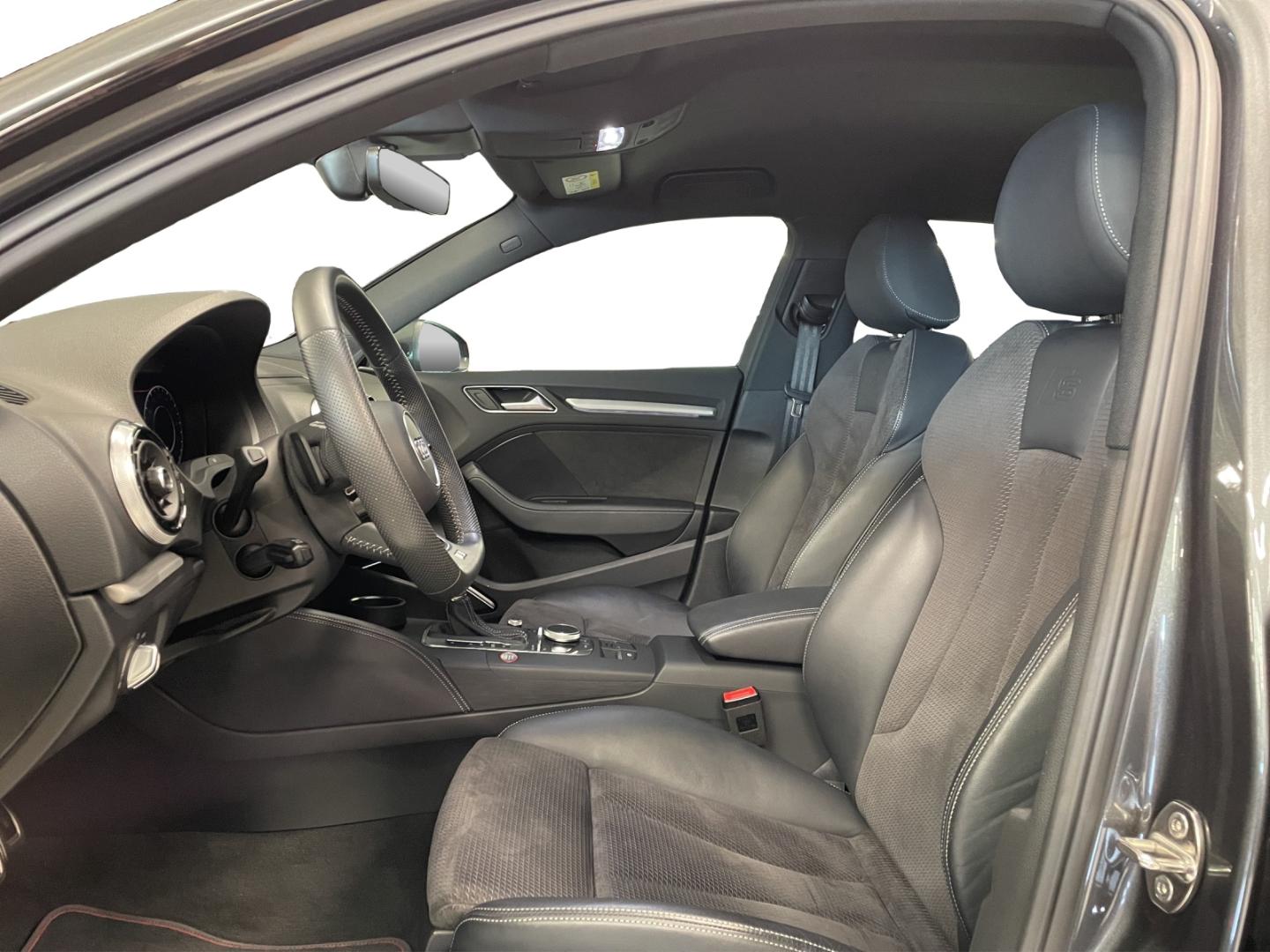 Bild über Audi S3 Sportback S3 Sportback TFSI 221 kW (300 PS) S tronic - for more details contact your dealer