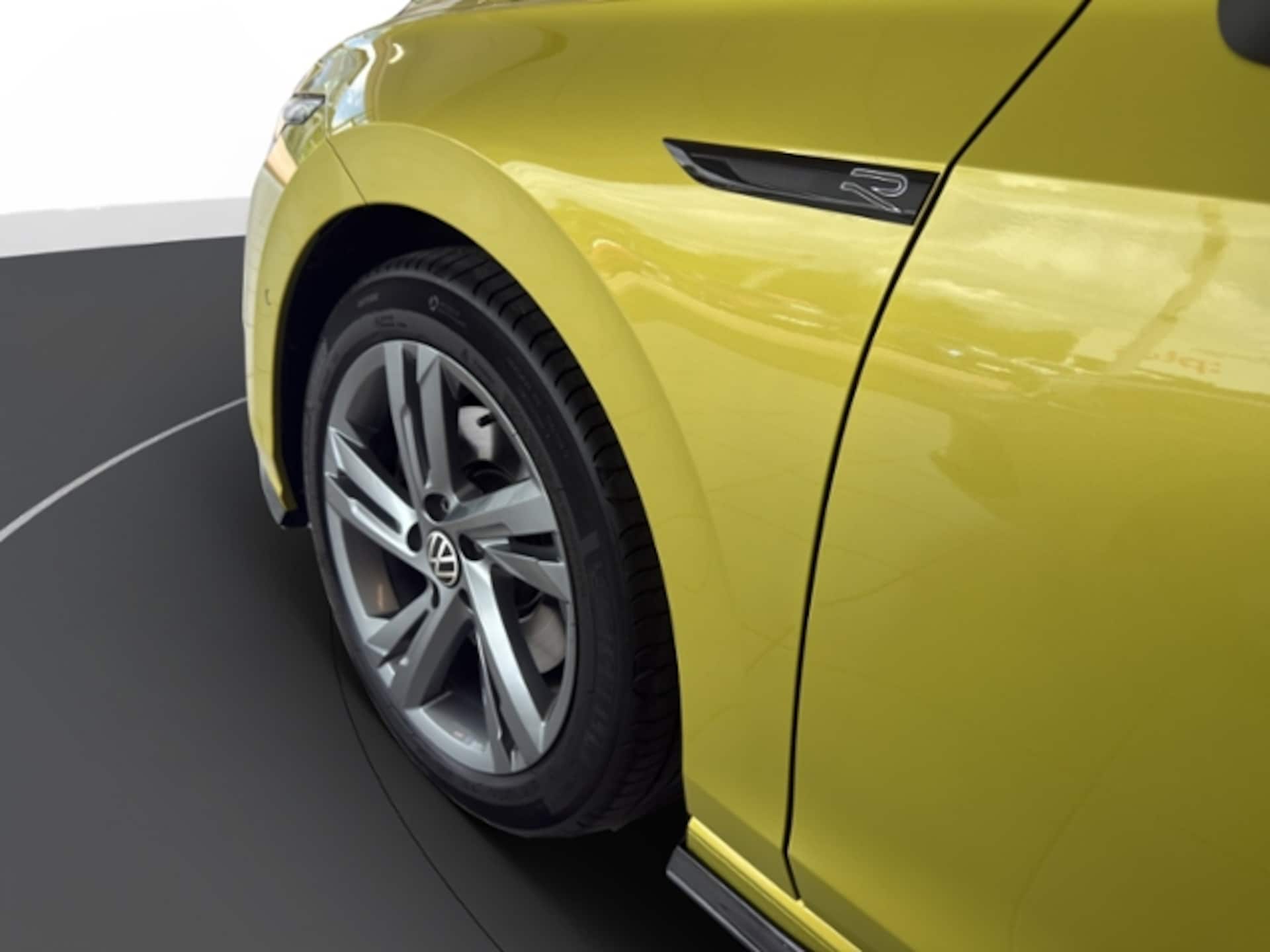 Volkswagen Golf R-Line