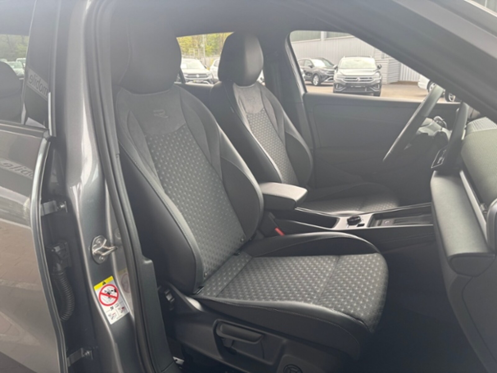 Volkswagen T-Roc – Bild 11