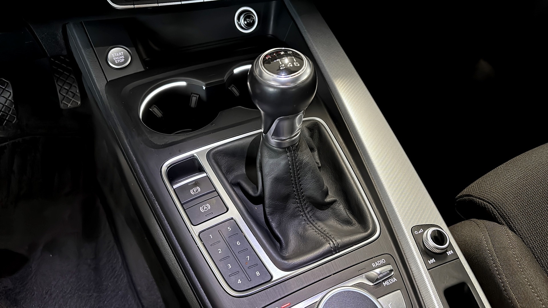 Bild som visar Audi A4 allroad quattro A4 allroad 2.0 TDI quattro Proline 190 hk 6-växlad - för mer information kontakta din Audi Partner