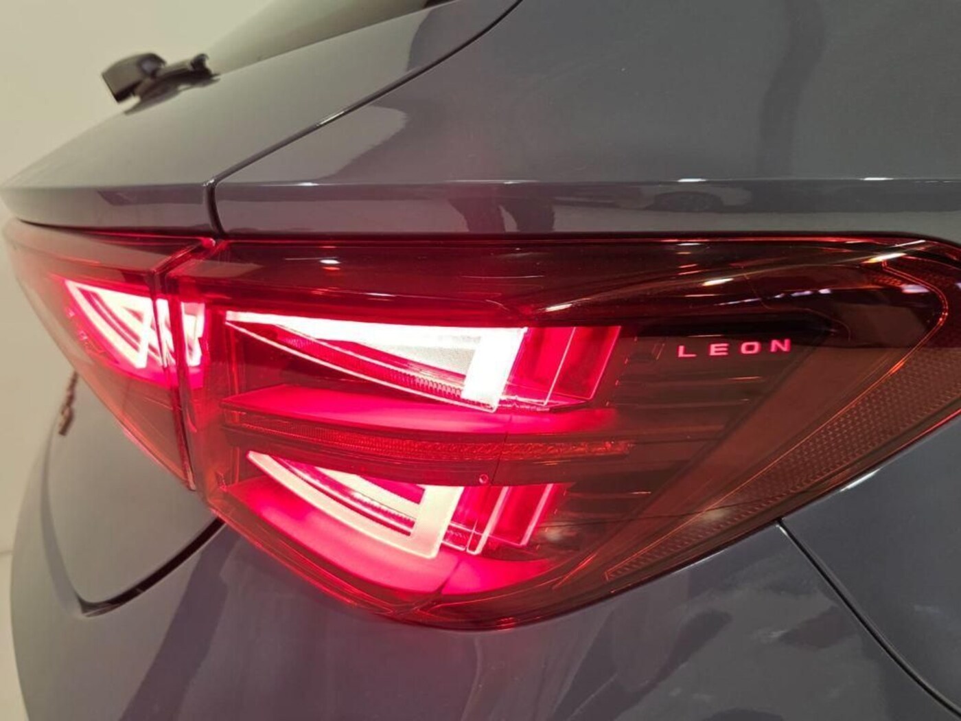 CUPRA Leon León 1.5 TSI e-Hybrid DSG 150 kW (204 CV) — photo 19