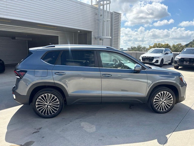 2025 Volkswagen Taos