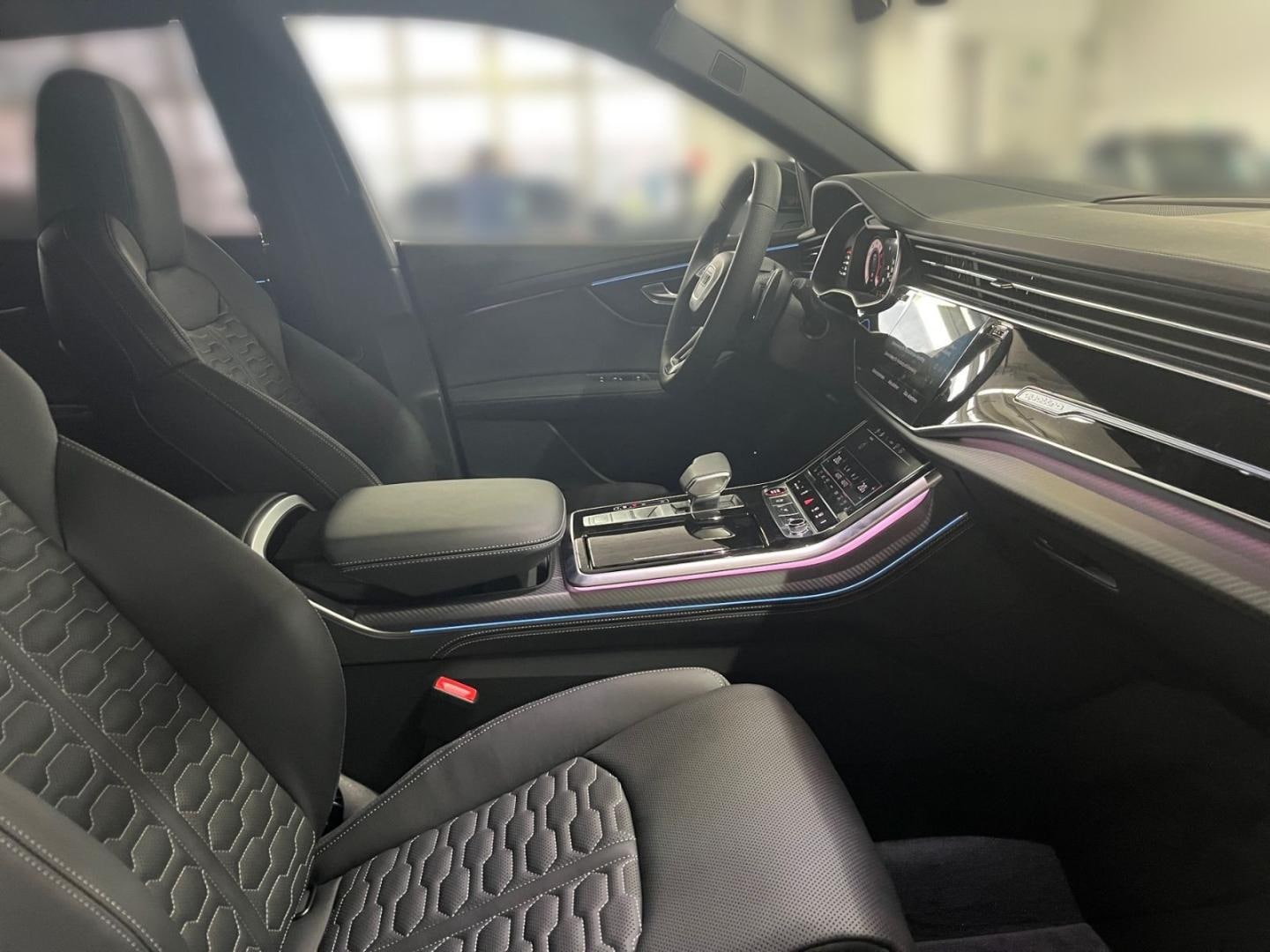 Bild über Audi RS Q8 SUV TFSI quattro 471 kW tiptronic - für weitere Informationen kontaktieren Sie den Audi Partner