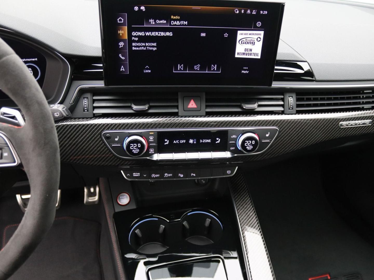 Image about Audi RS 4 Avant TFSI quattro tiptronic