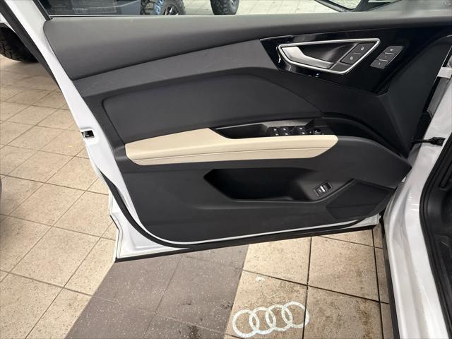 2024 AUDI Q4 - Image 25