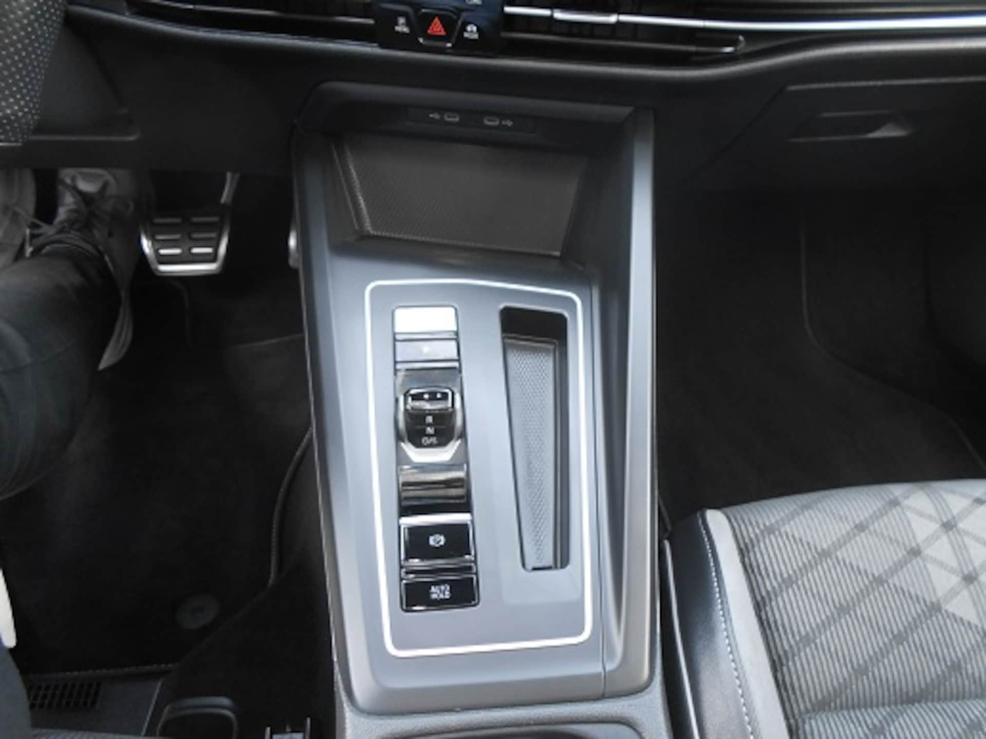 Volkswagen Golf Variant R-Line