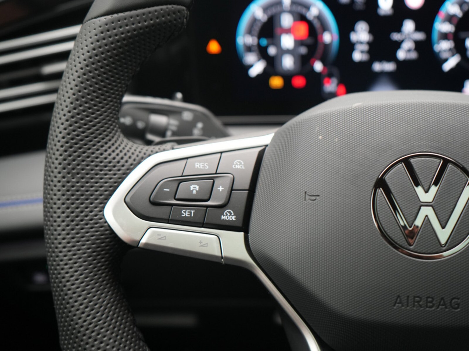 Volkswagen Tiguan – Bild 11