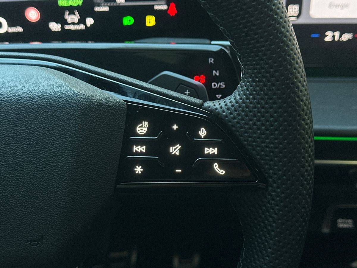 Image about Audi Q3 Sportback e-hybrid Design e-hybrid 272 ch S tronic