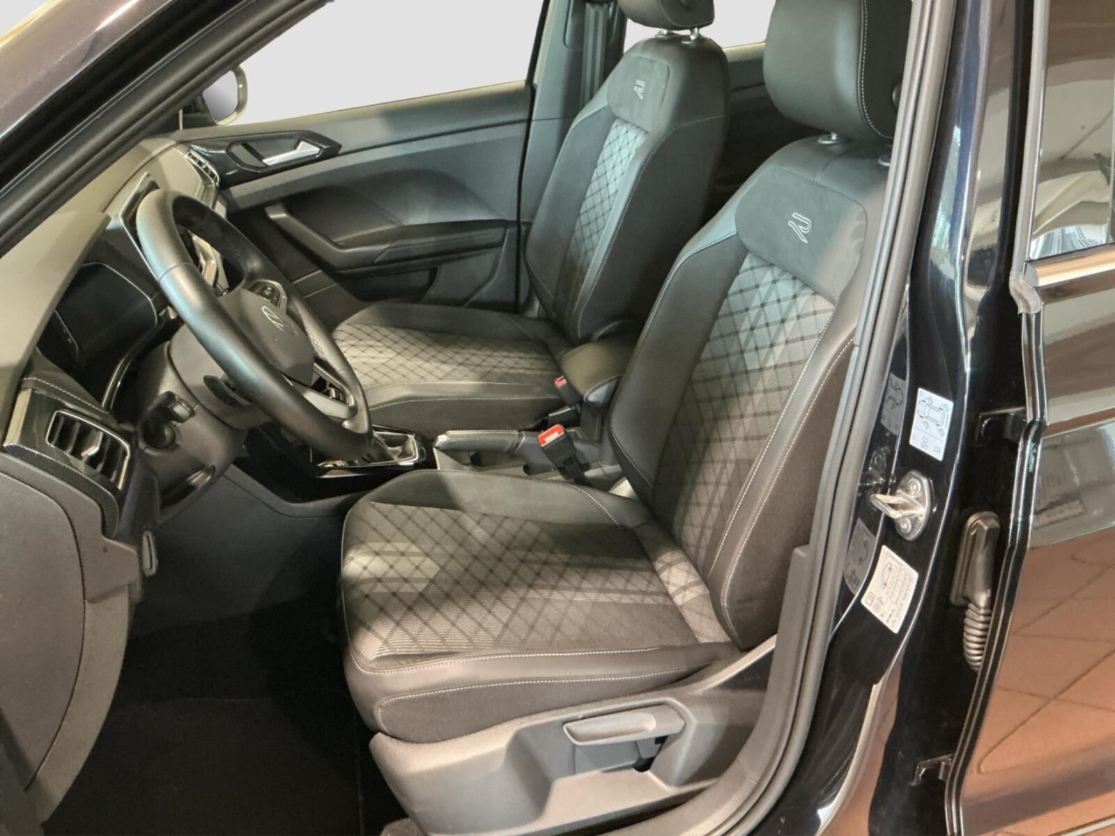 Volkswagen T-Cross – Bild 10