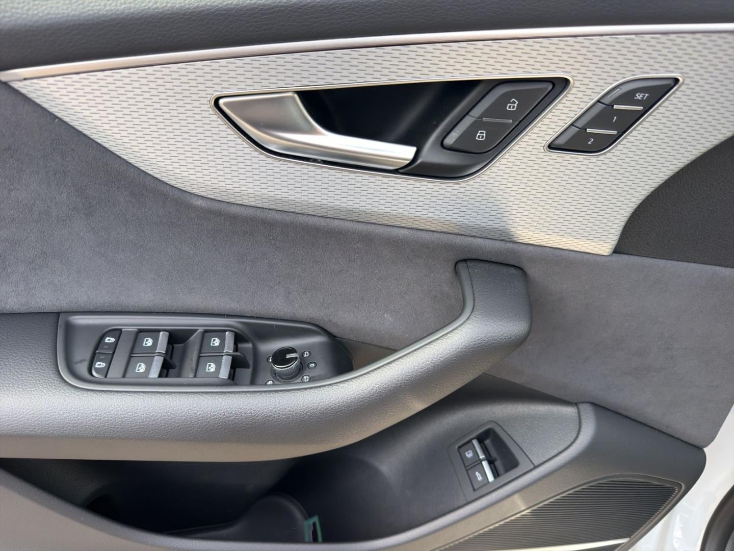 Bild über Audi Q8 SUV TFSI e S line business TFSI e quattro 290 kW tiptronic - für weitere Informationen kontaktieren Sie den Audi Partner