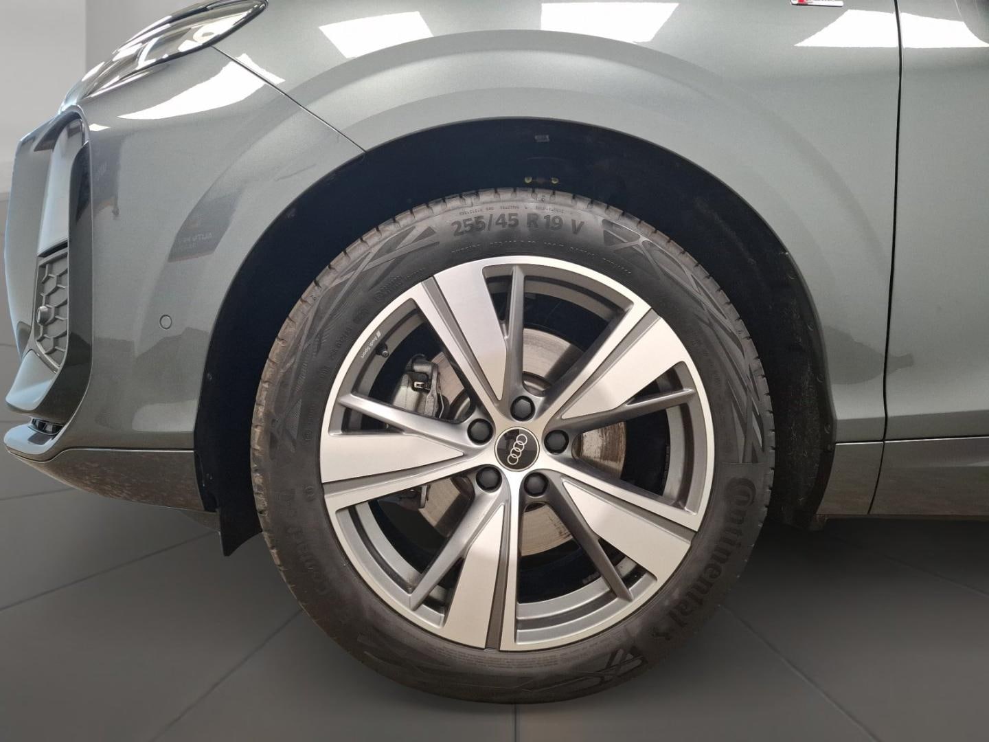 Bild über Audi Q3 SUV TDI 110 kW S tronic - für weitere Informationen kontaktieren Sie den Audi Partner