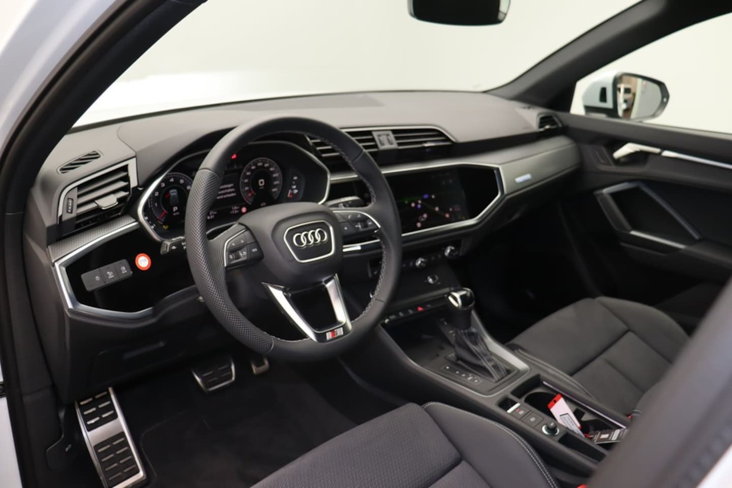 Bild über Audi Q3 advanced 35 TFSI S tronic - für weitere Informationen kontaktieren Sie den Audi Partner