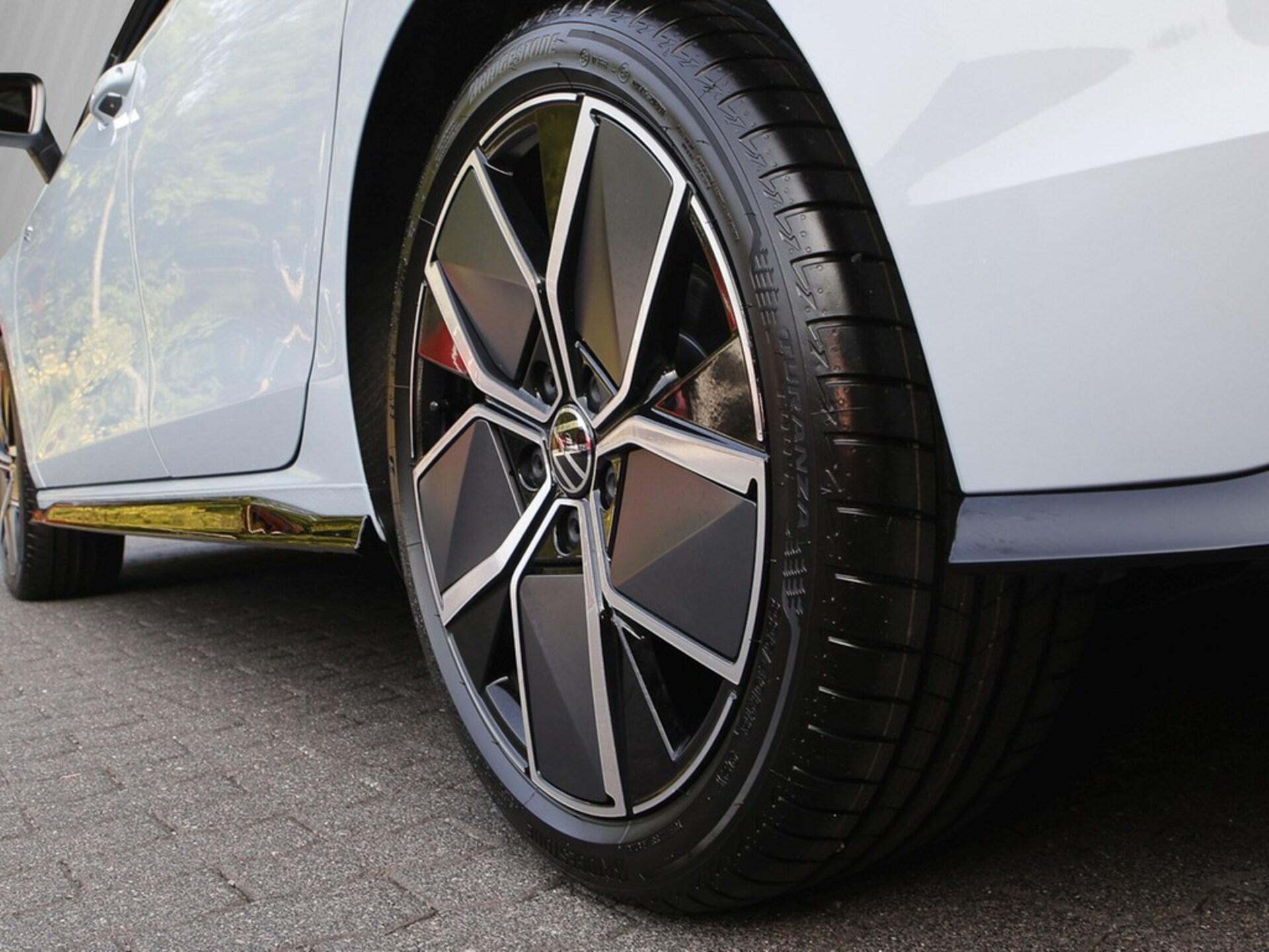 Volkswagen Golf R-Line