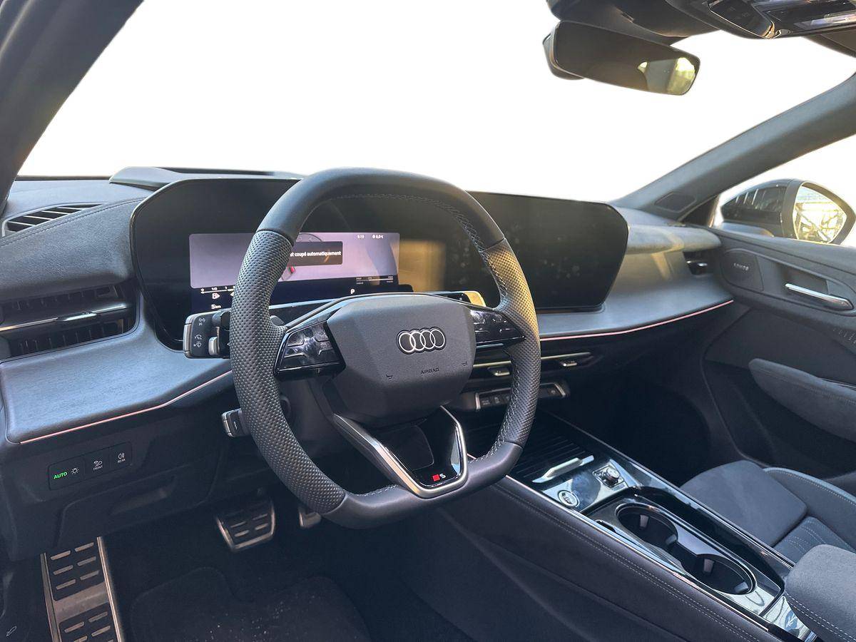 Image about Audi Q3 Sportback e-hybrid Design e-hybrid 272 ch S tronic