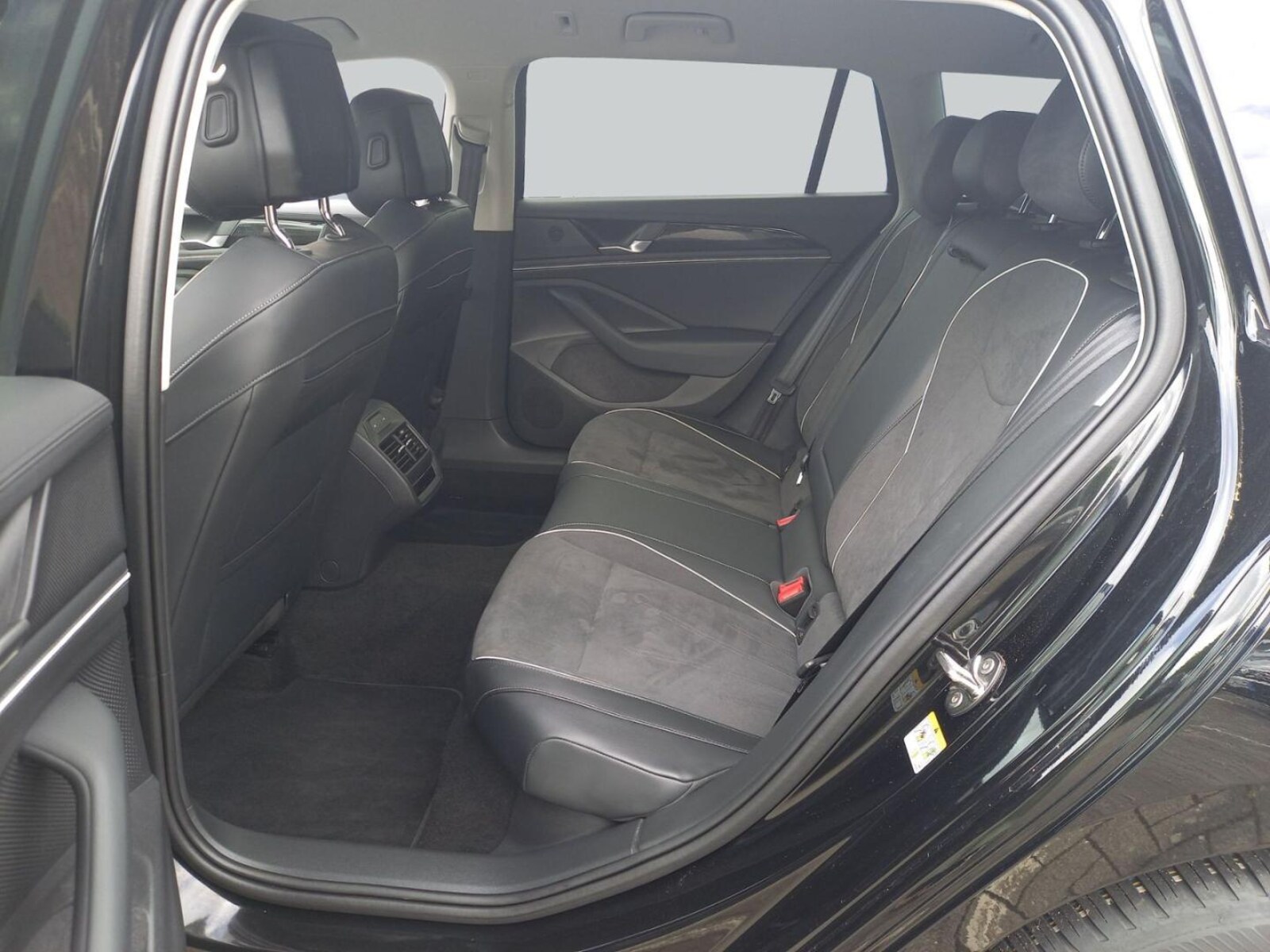 Volkswagen Passat – Bild 11