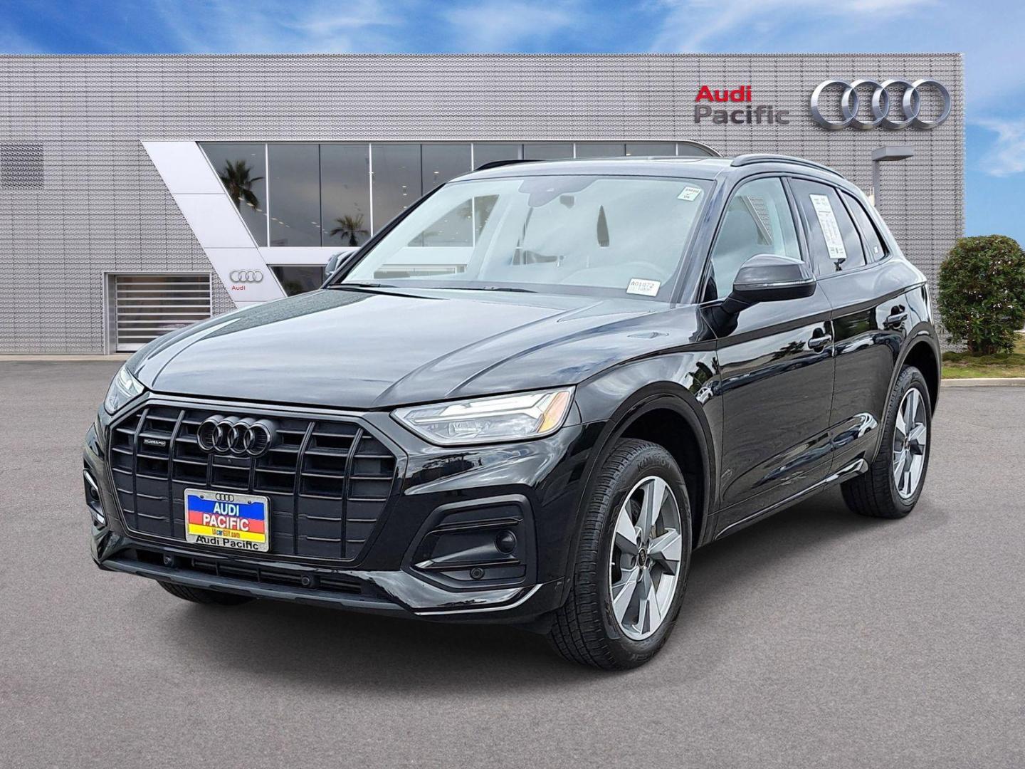 2024 Audi Q5 40 Premium Plus's photo