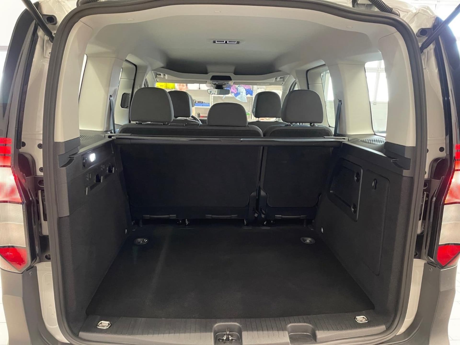 Volkswagen Caddy Basis-Modell