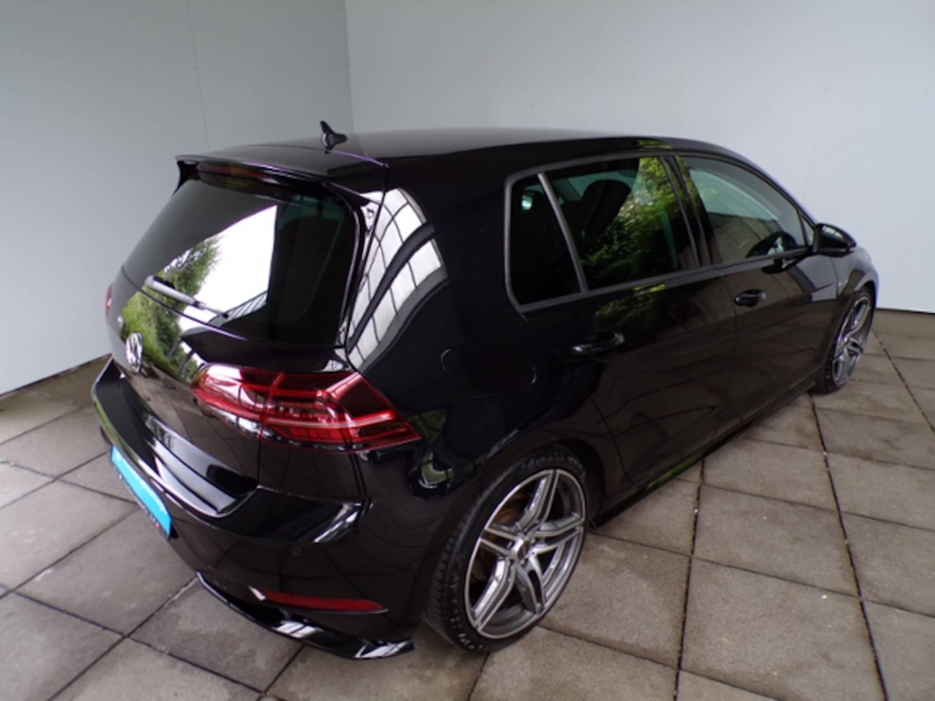 Volkswagen Golf R-Line