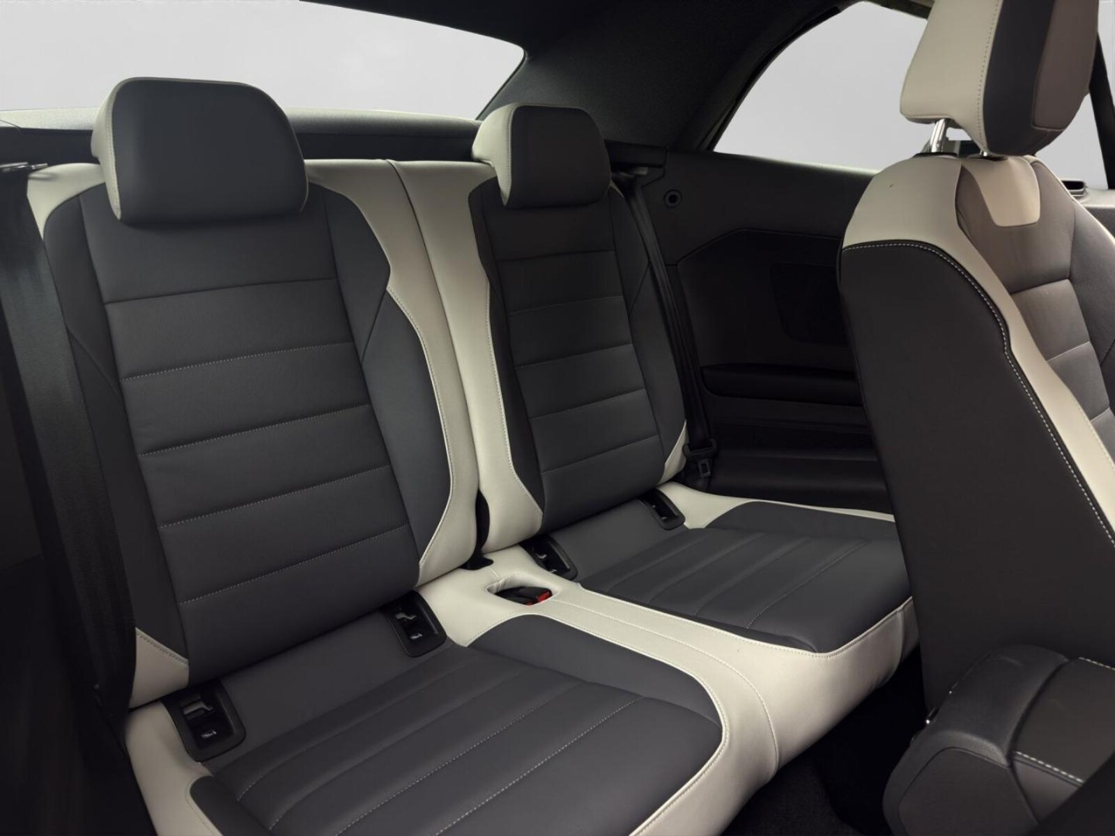Volkswagen T-Roc Cabriolet – Bild 17