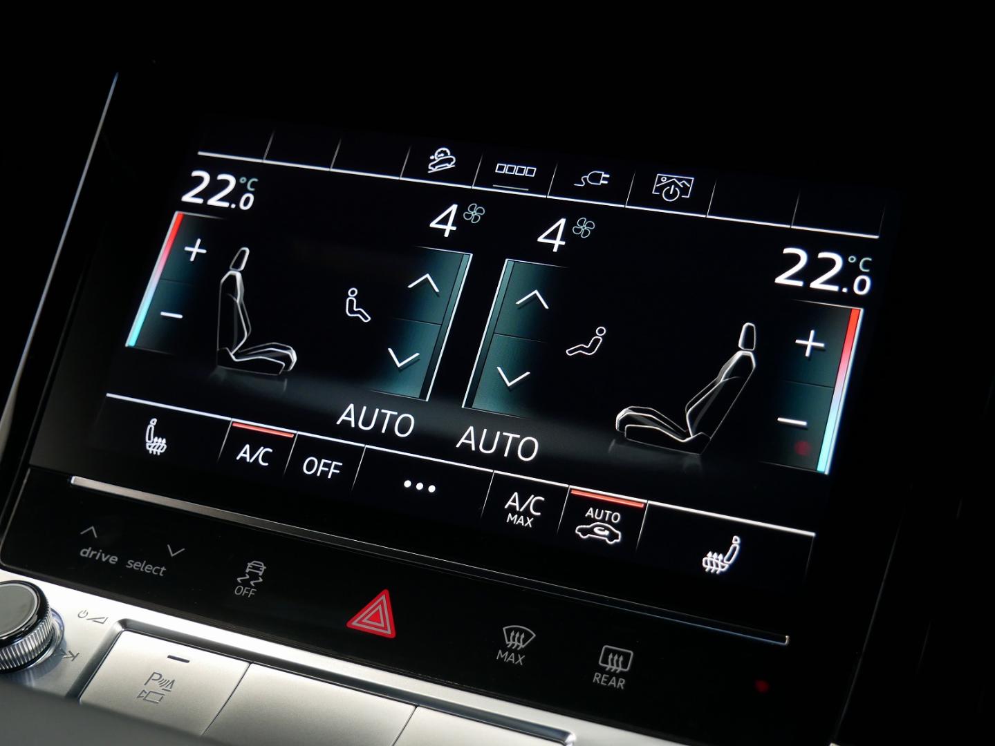 Image about Audi e-tron 55 quattro S line 300,00 kW