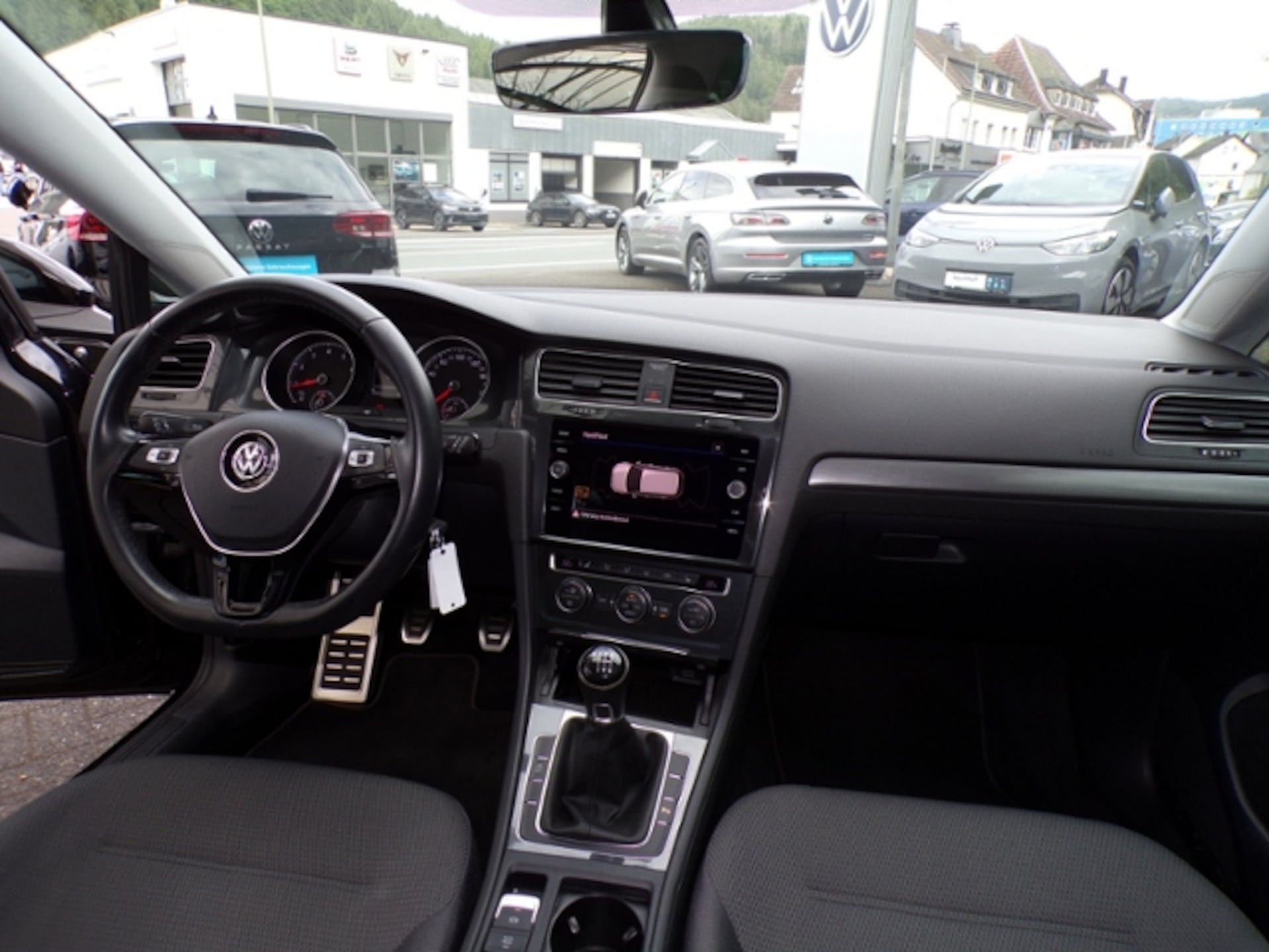 Volkswagen Golf R-Line