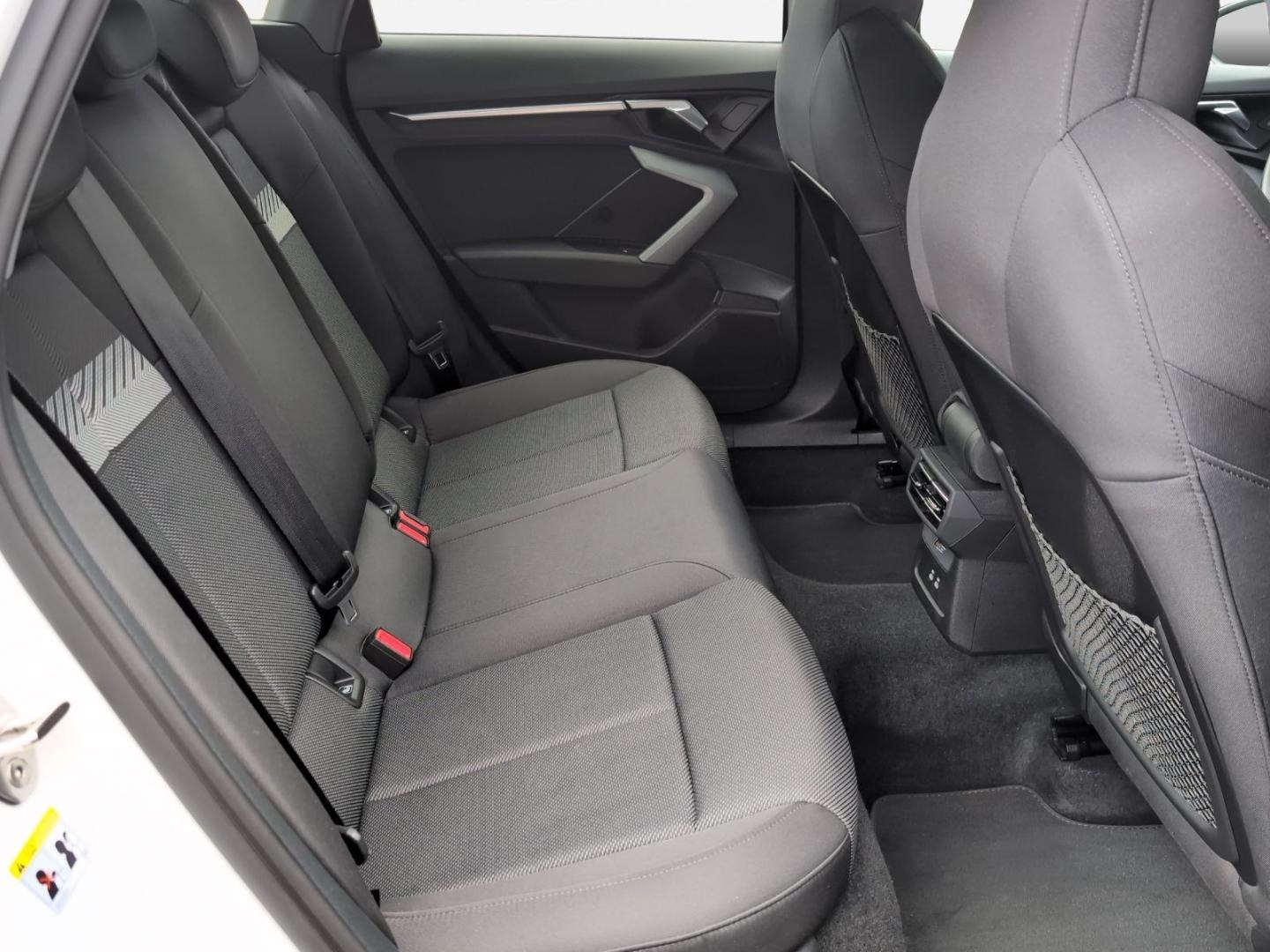 Bild über Audi A3 Limousine S line 35 TDI S tronic - für weitere Informationen kontaktieren Sie den Audi Partner