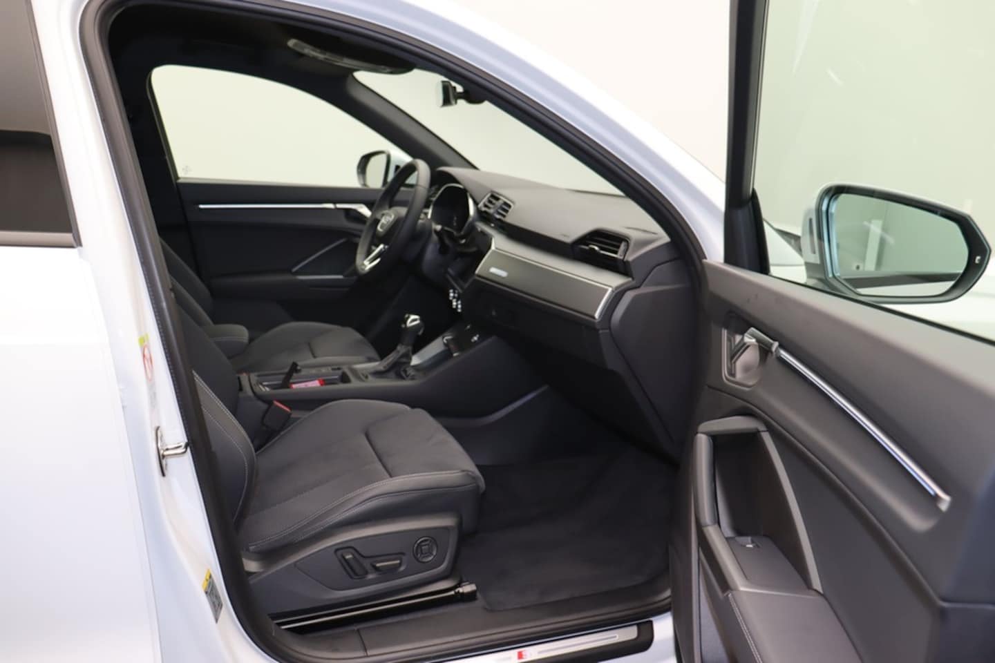 Bild über Audi Q3 advanced 35 TFSI S tronic - für weitere Informationen kontaktieren Sie den Audi Partner