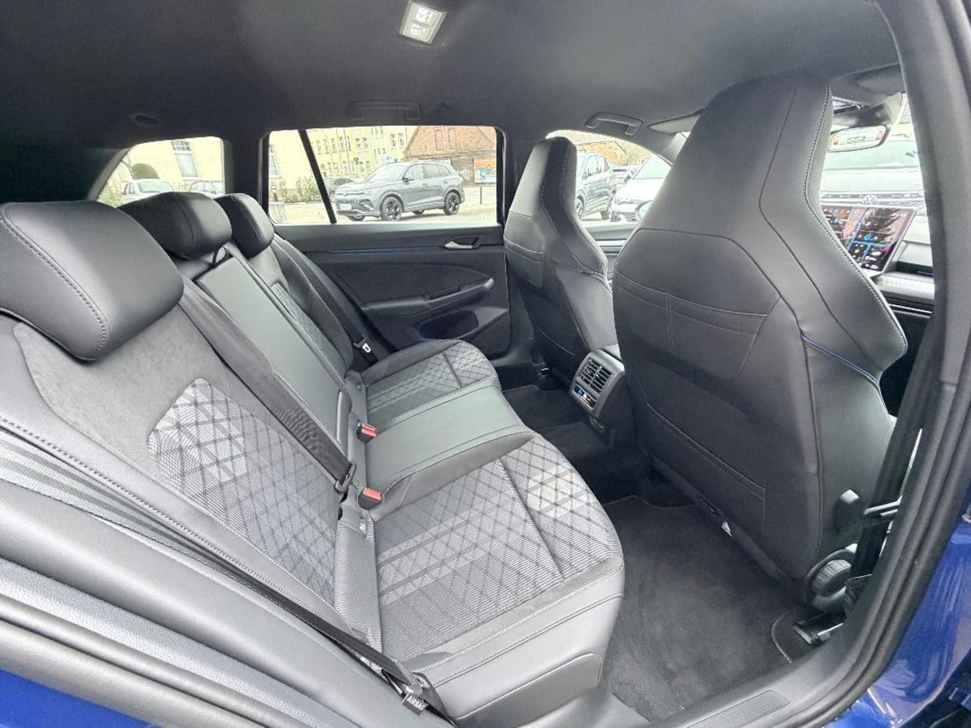 Volkswagen Golf Variant R-Line