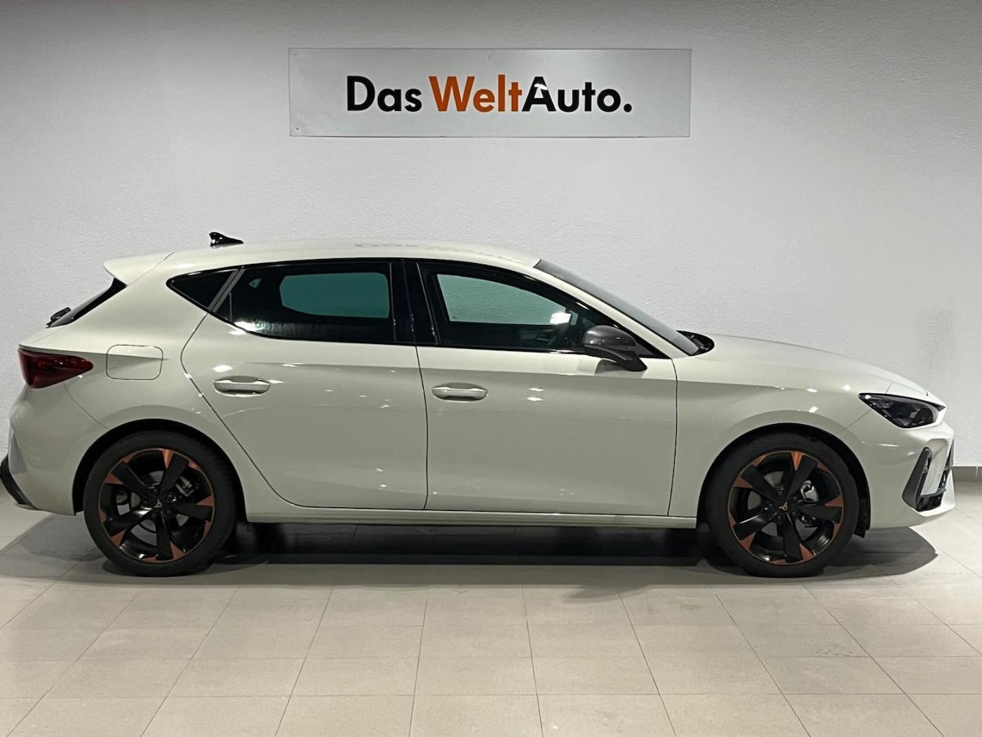 CUPRA Leon León 1.5 eTSI DSG 110 kW (150 CV) — photo 3