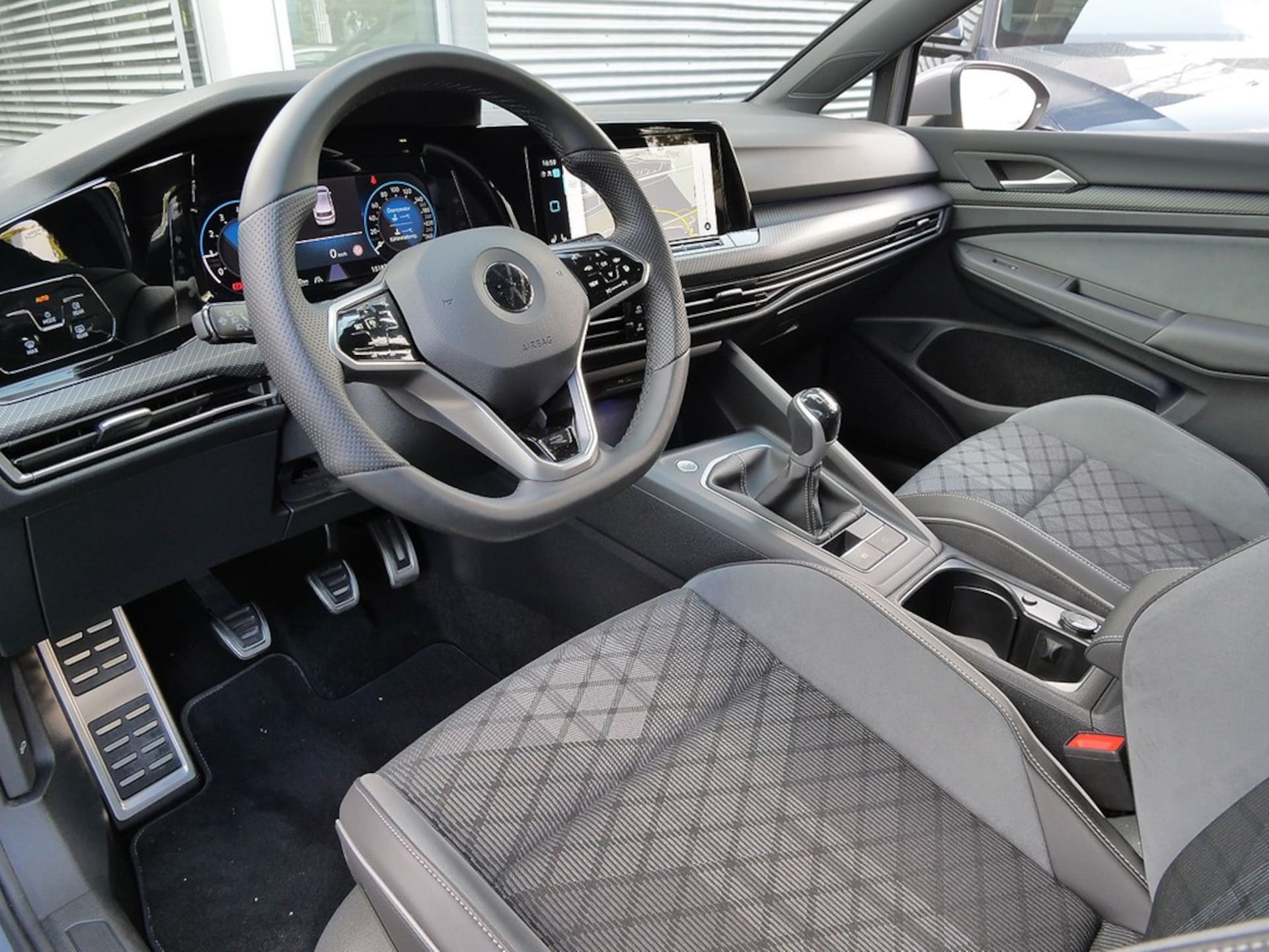 Volkswagen Golf R-Line