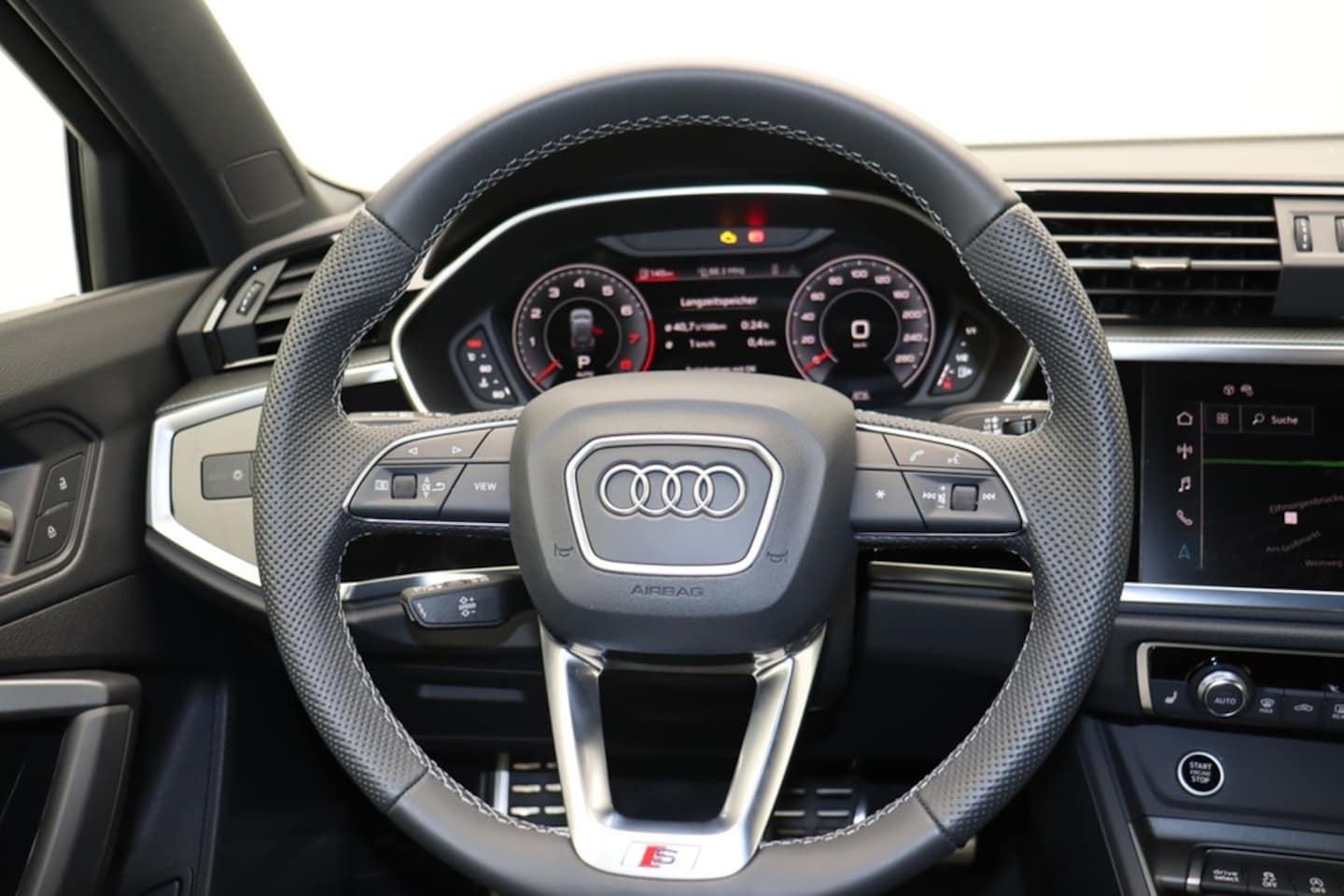 Bild über Audi Q3 advanced 35 TFSI S tronic - für weitere Informationen kontaktieren Sie den Audi Partner