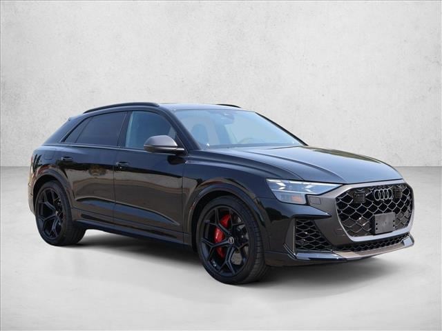 2025 Audi RS Q8 SUV performance