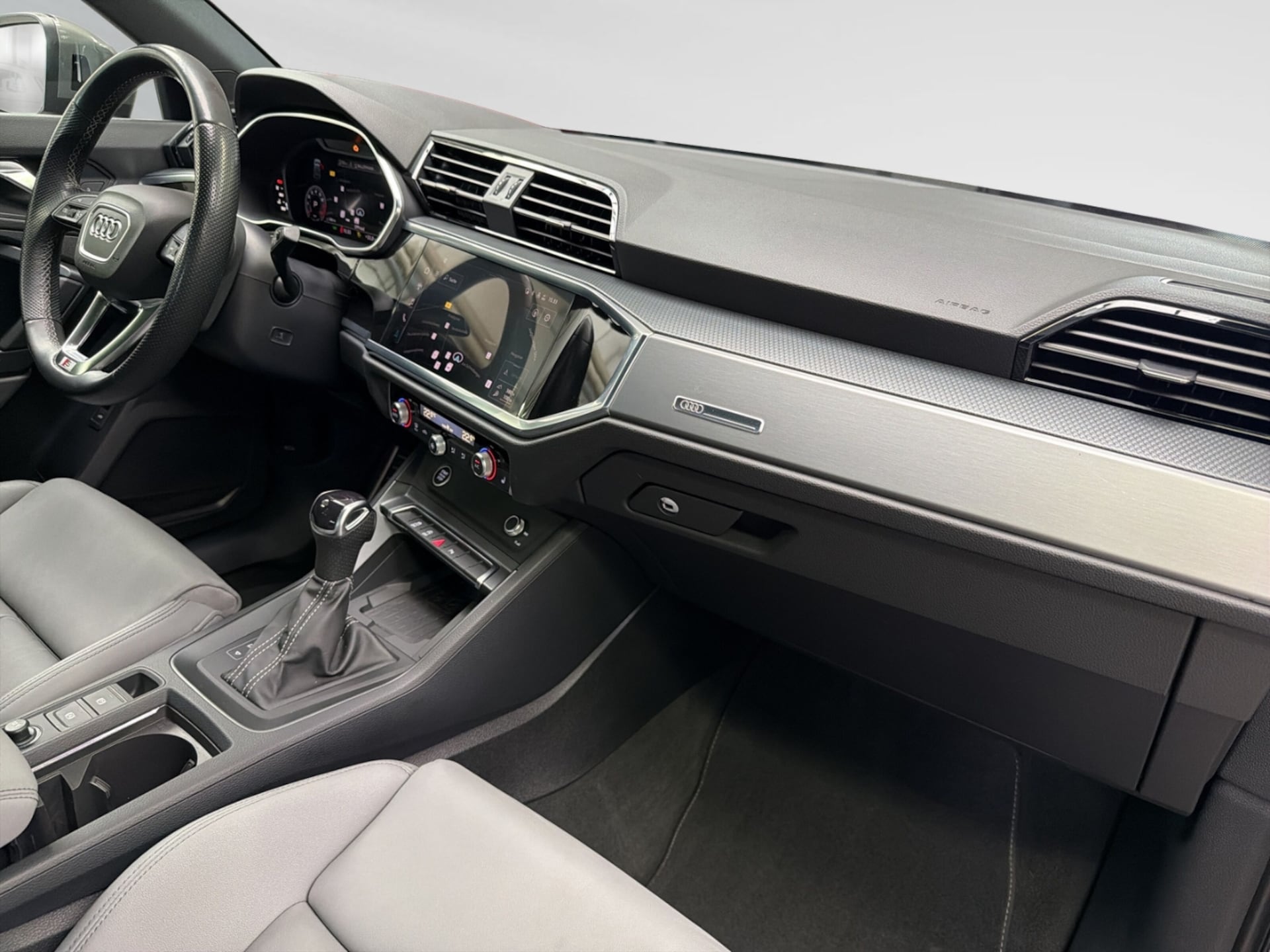 Audi Q3 SUV S line