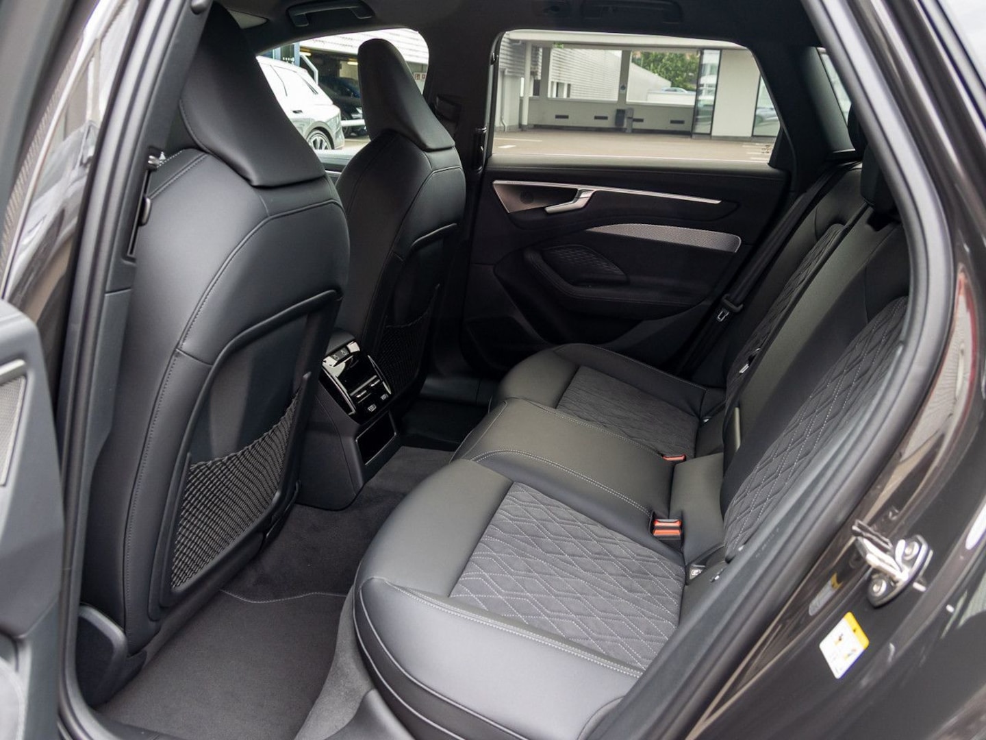Bild über Audi A6 Avant edition one TDI quattro 150 kW S tronic - für weitere Informationen kontaktieren Sie den Audi Partner