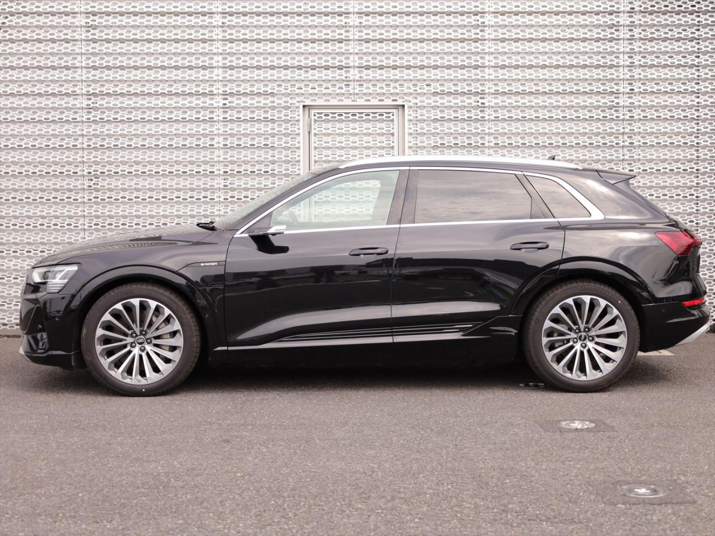 Image about Audi e-tron 50 quattro S line 230,00 kW