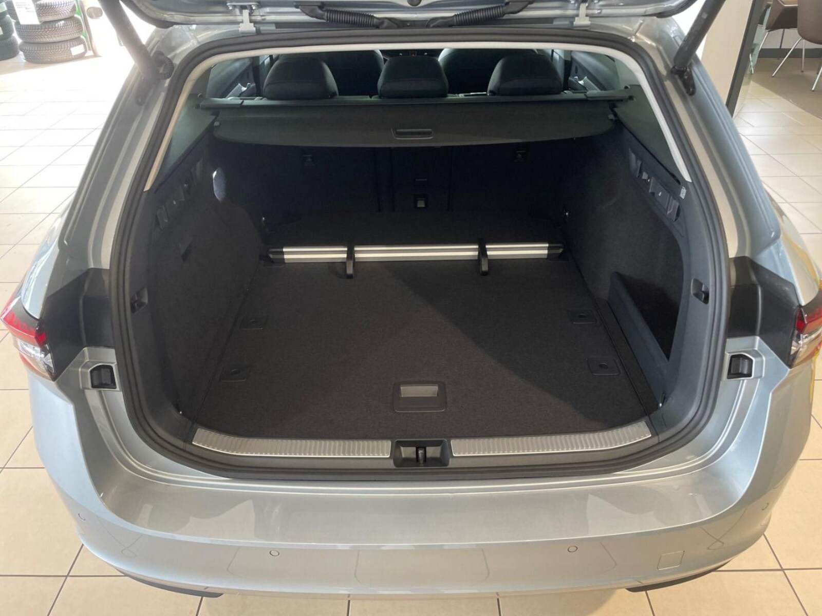 Škoda Superb Combi – Bild 14