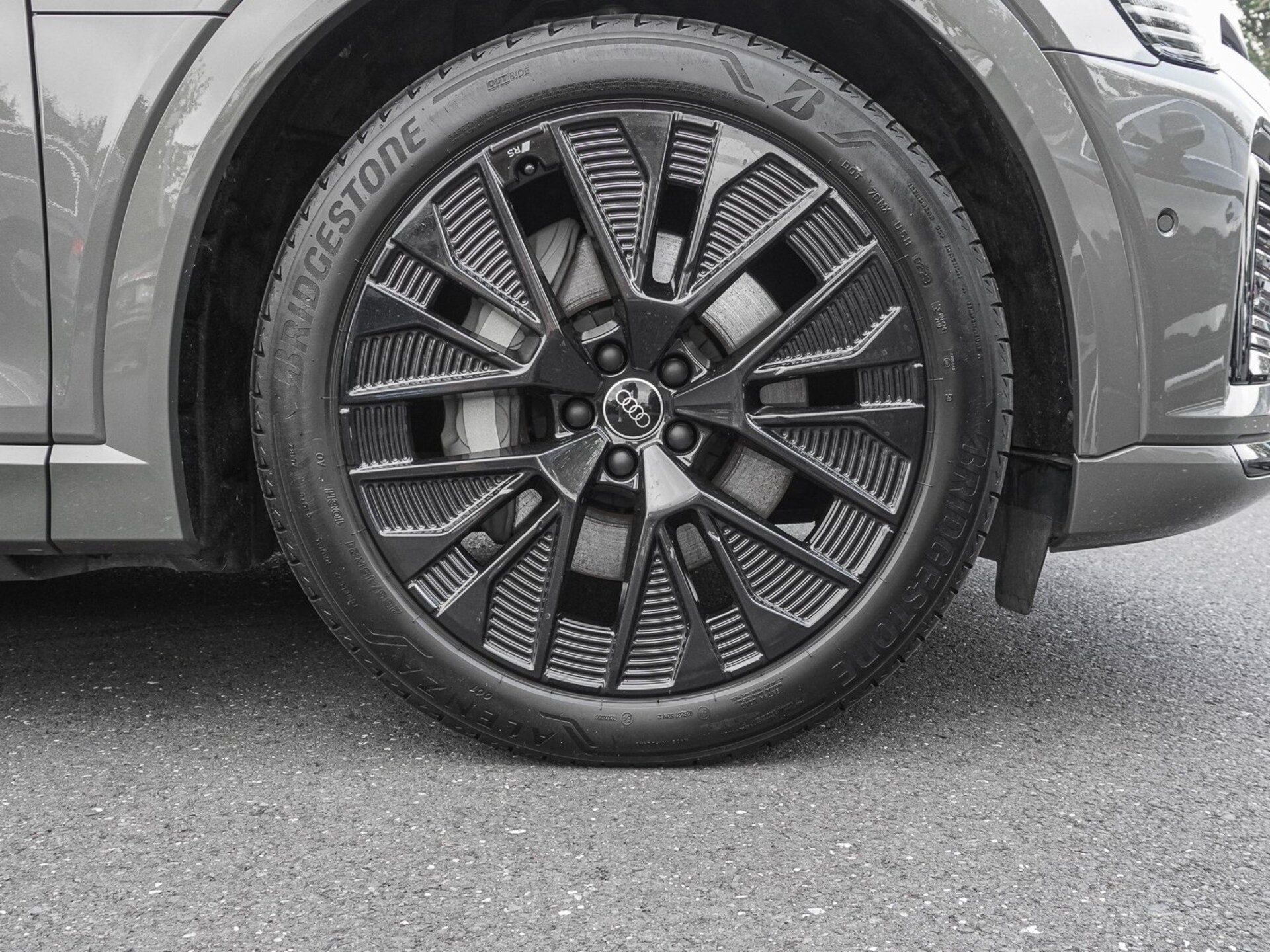 Audi Q8 e-tron S line