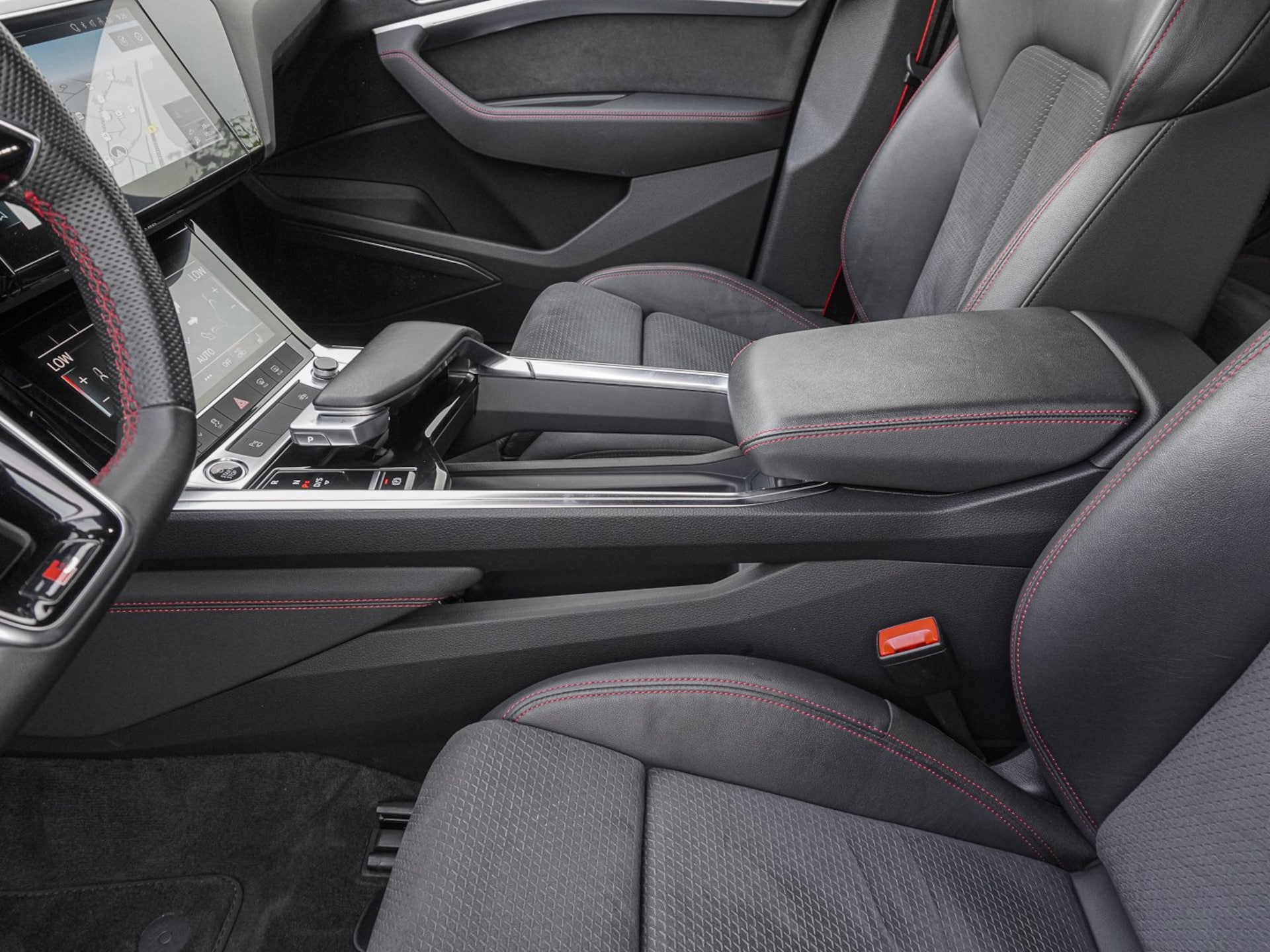 Audi Q8 e-tron S line