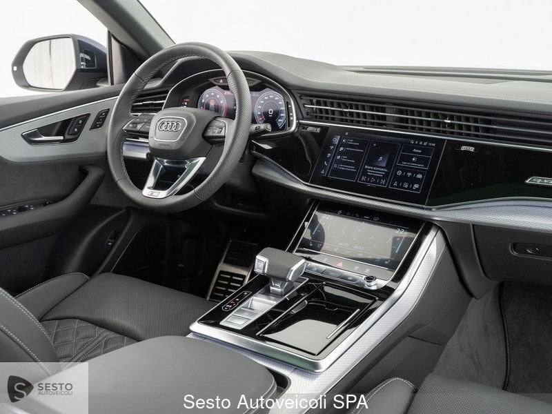 Immagine di Audi Q8 SUV S line edition 55 TFSI quattro 250 kW (340 CV) tiptronic - Vista: for more details contact your dealer