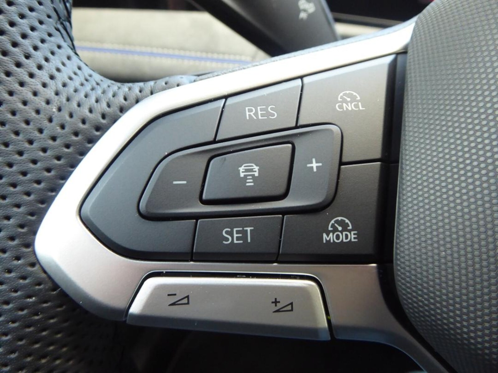 Volkswagen Tiguan – Bild 13