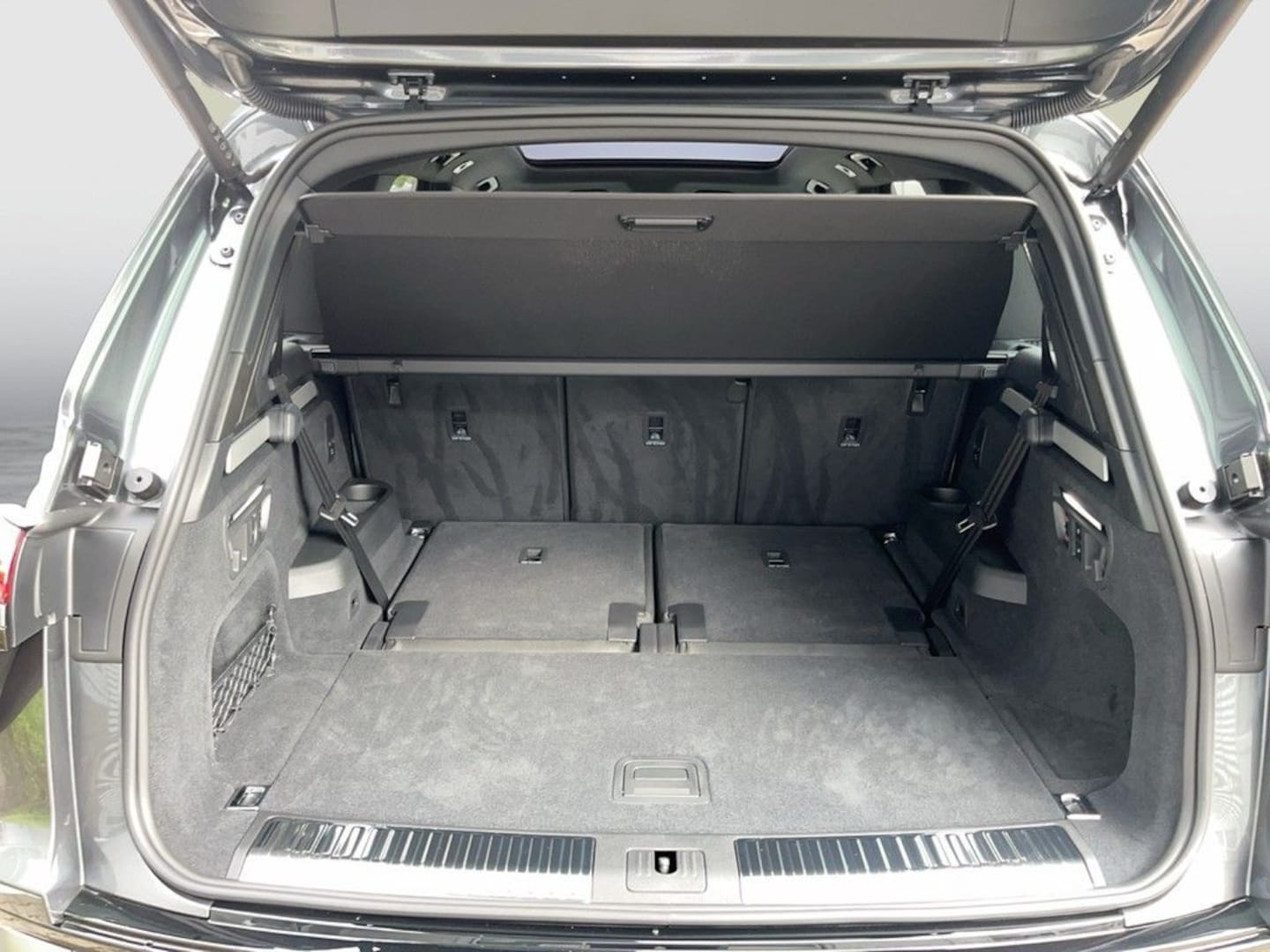 Bild über Audi Q7 SUV TDI quattro 220 kW tiptronic - für weitere Informationen kontaktieren Sie den Audi Partner
