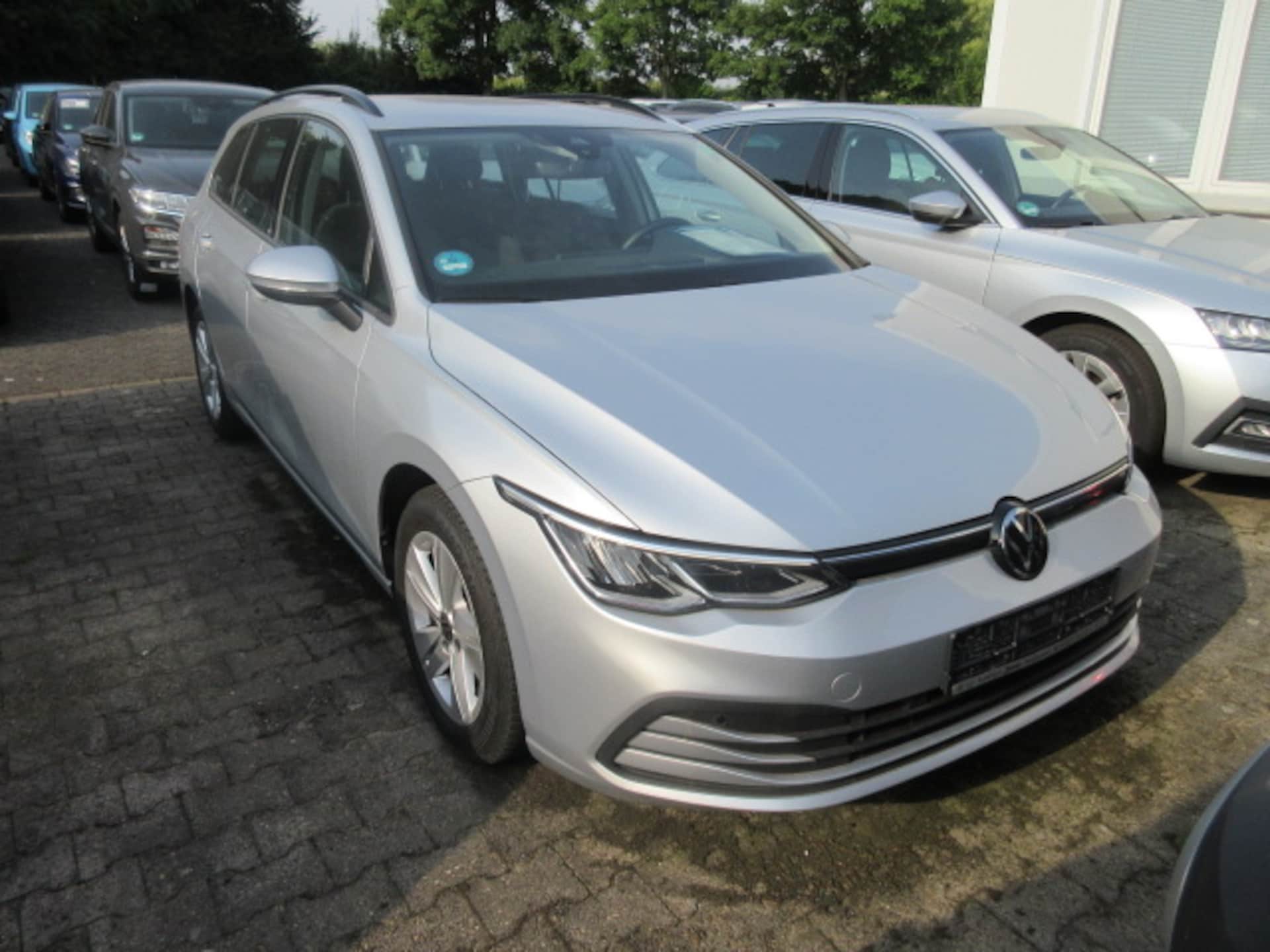 Volkswagen Golf Variant Life