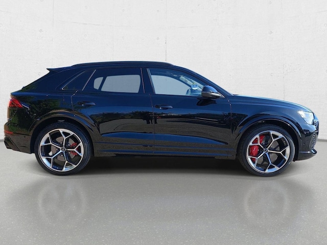 2026 Audi RS Q8 SUV performance