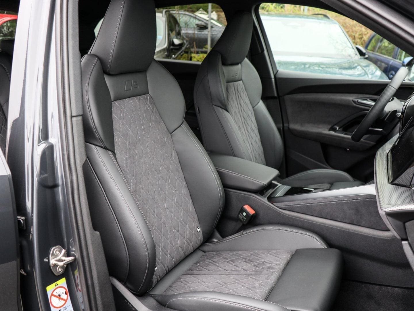 Bild über Audi Q5 SUV TFSI quattro 150 kW S tronic - für weitere Informationen kontaktieren Sie den Audi Partner