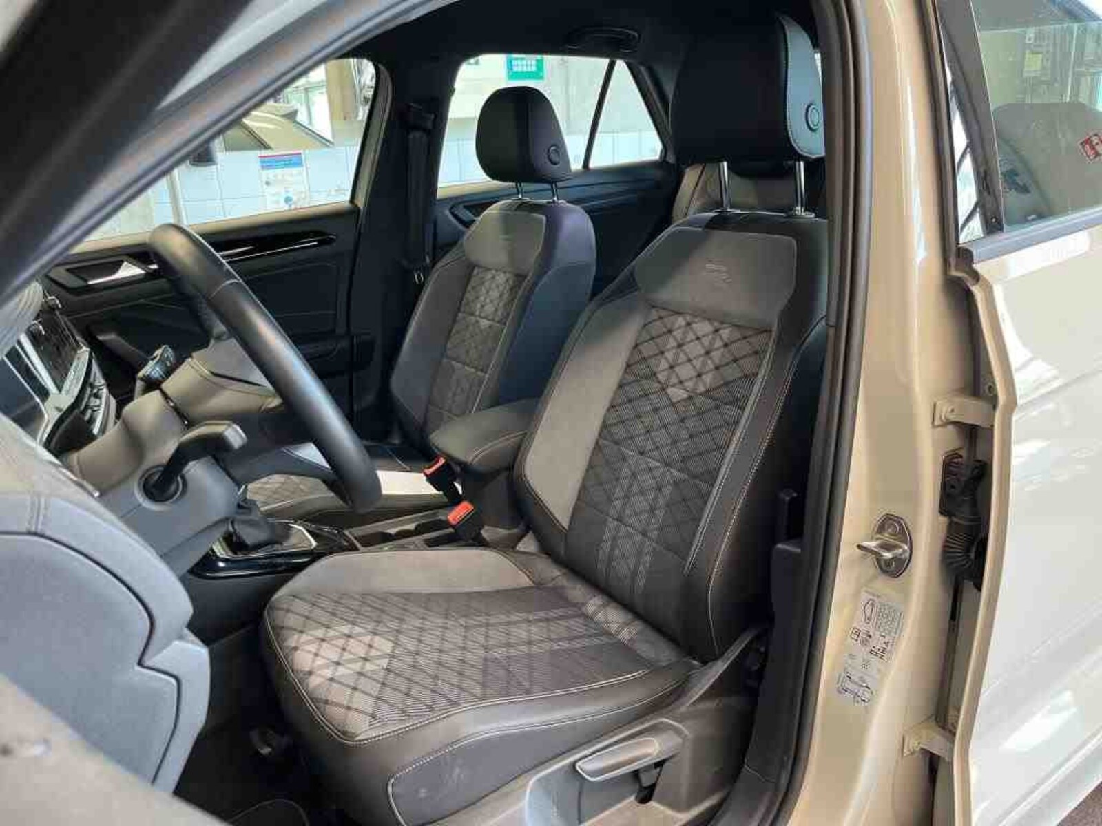 Volkswagen T-Roc – Bild 4