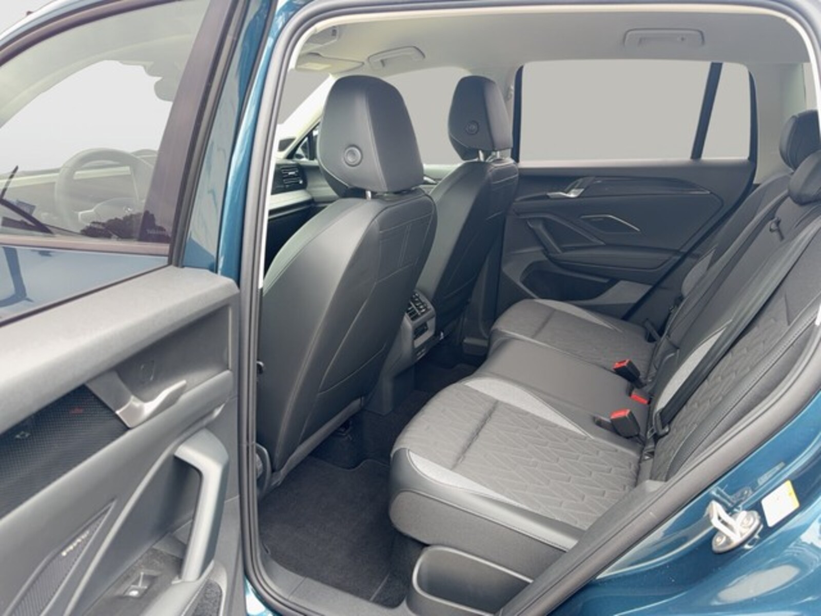Volkswagen Tiguan – Bild 11