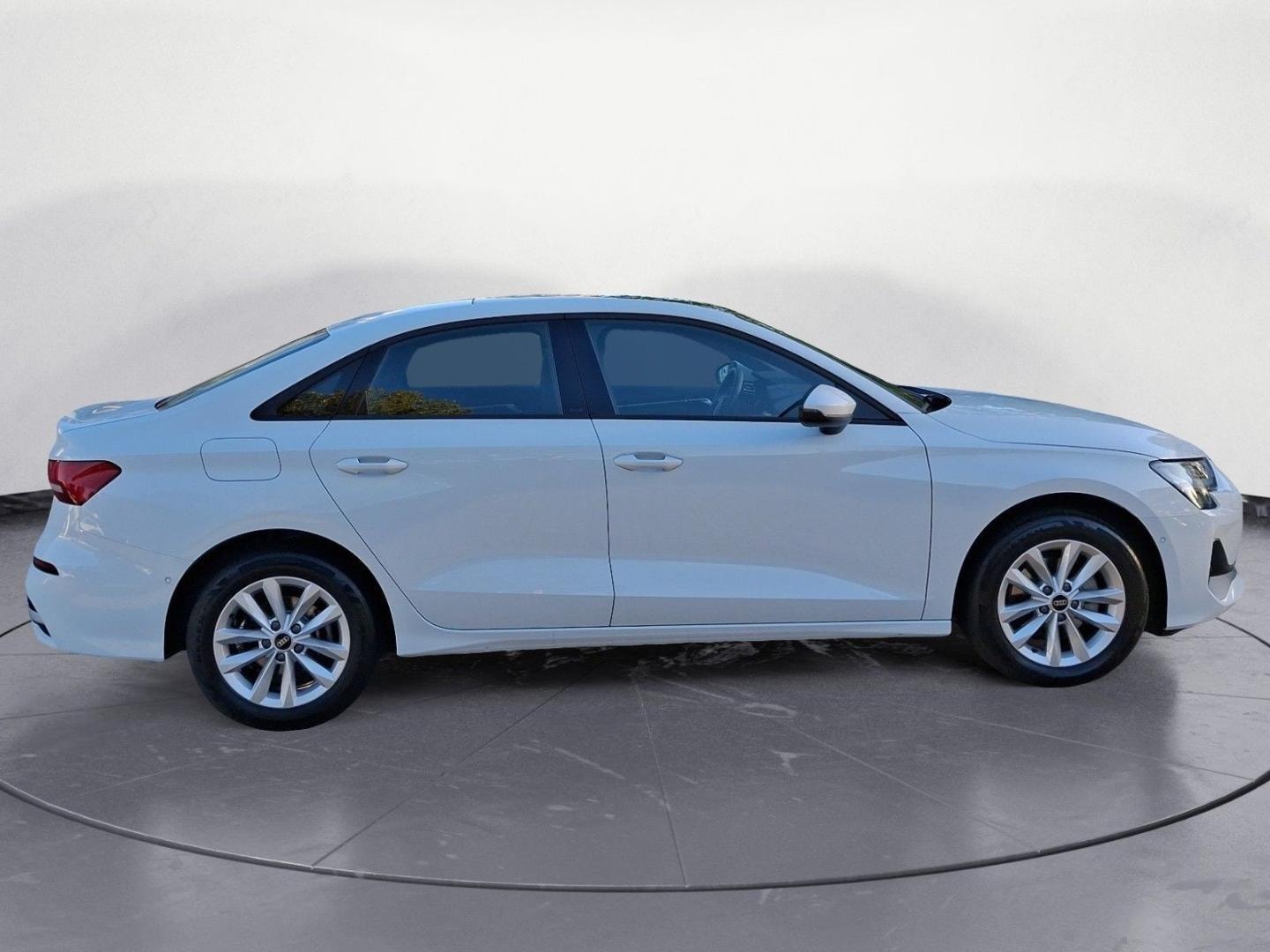 Bild über Audi A3 Limousine 35 TFSI S tronic - für weitere Informationen kontaktieren Sie den Audi Partner