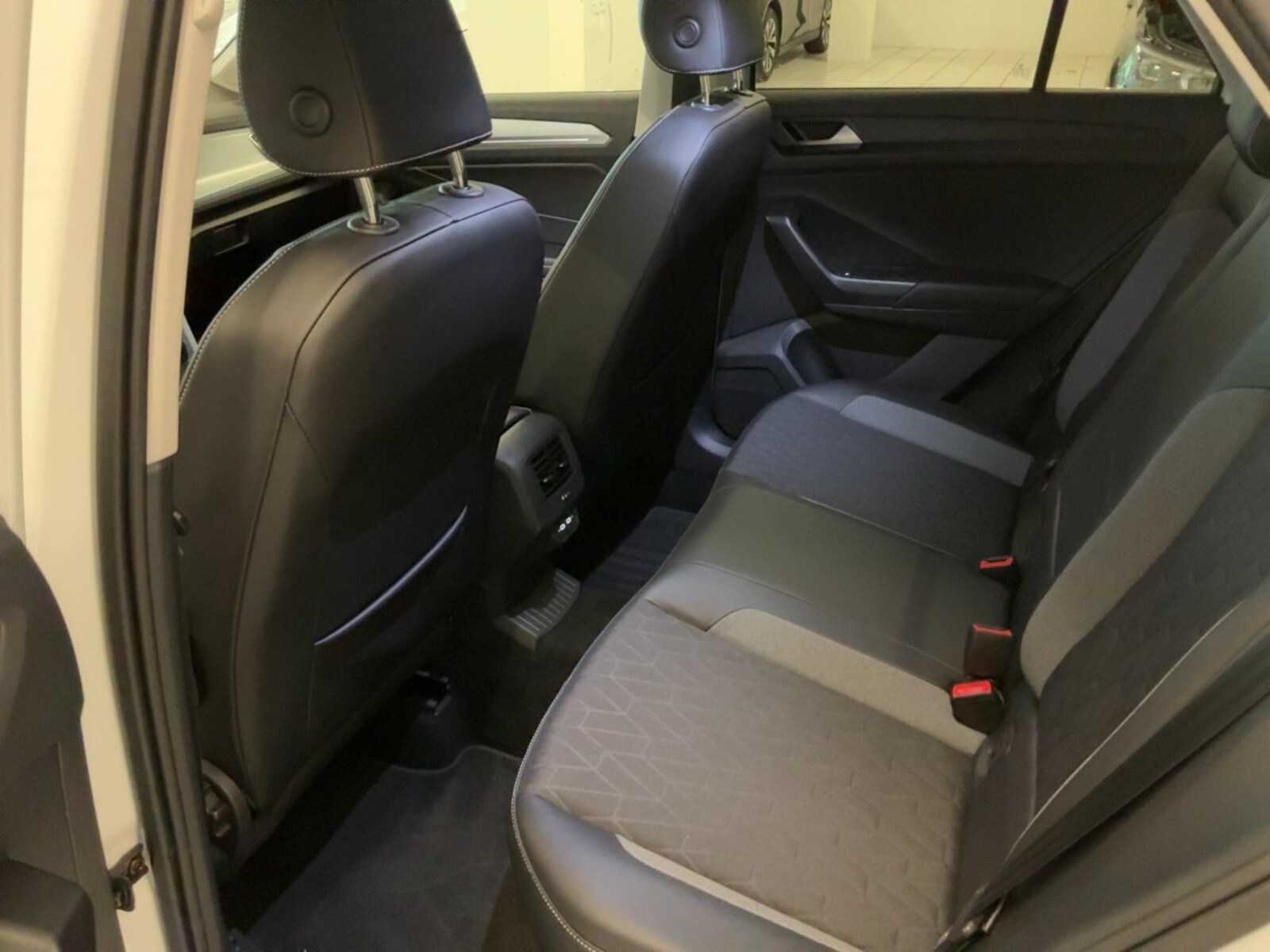 Volkswagen T-Roc – Bild 8