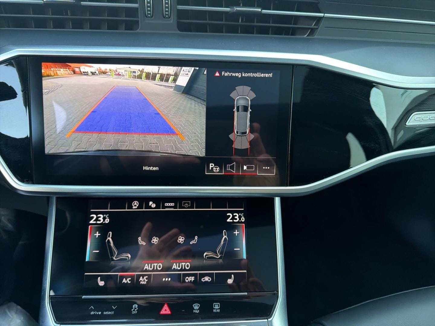 Bild über Audi A6 Avant advanced 45 TFSI quattro S tronic - für weitere Informationen kontaktieren Sie den Audi Partner