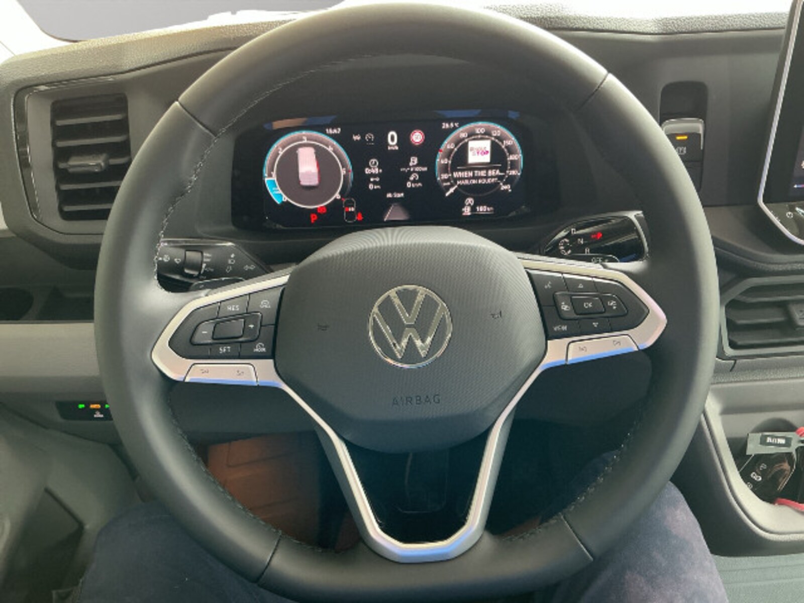 Volkswagen Crafter Kasten mittlerer Radstand – Bild 12